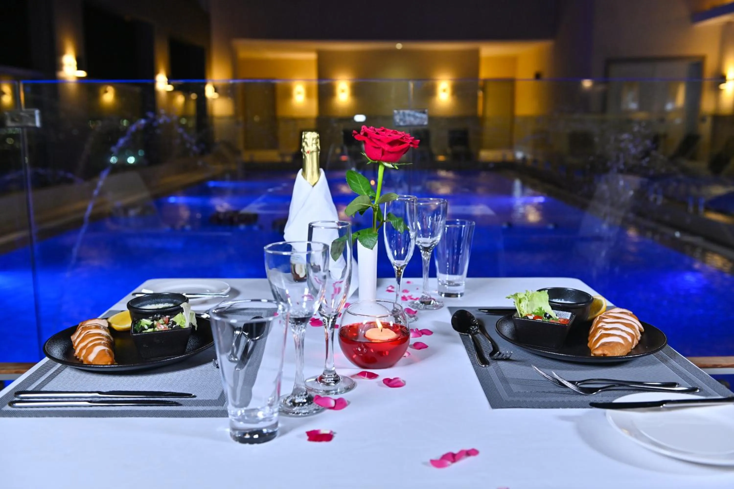 Swimming pool in Clarion Hotel Jeddah Airport