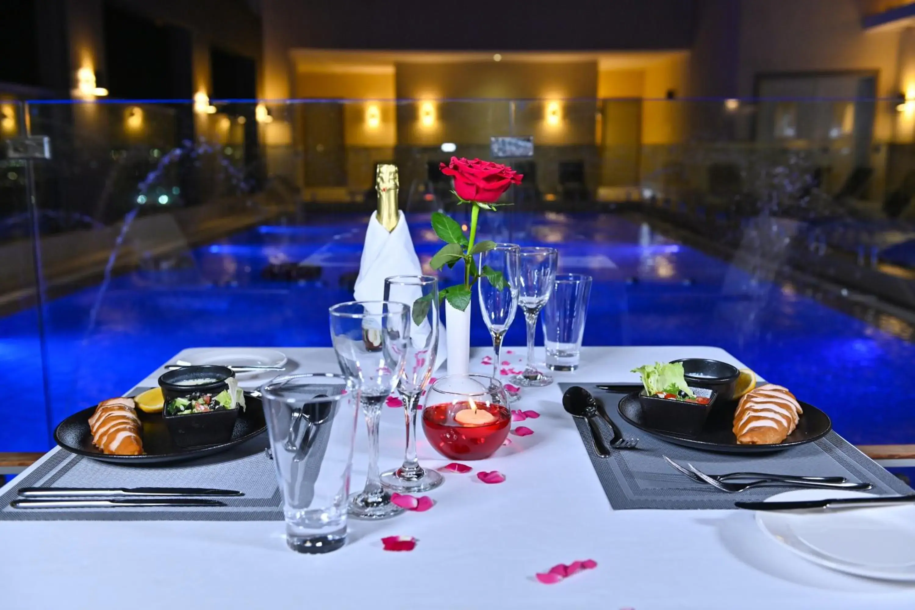 Swimming pool in Clarion Hotel Jeddah Airport Swimming pool in Clarion Hotel Jeddah Airport