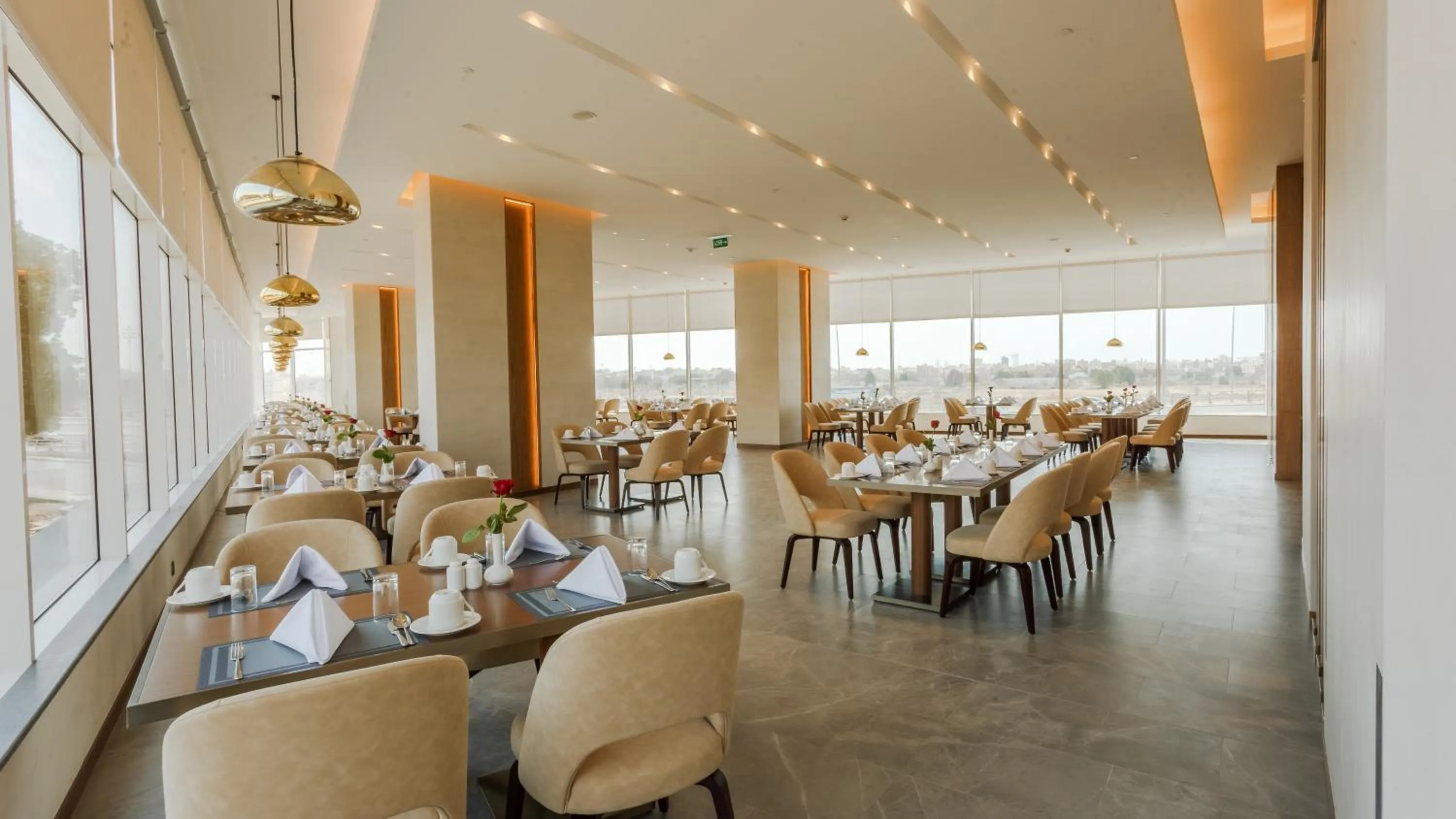 Restaurant/places to eat in Clarion Hotel Jeddah Airport