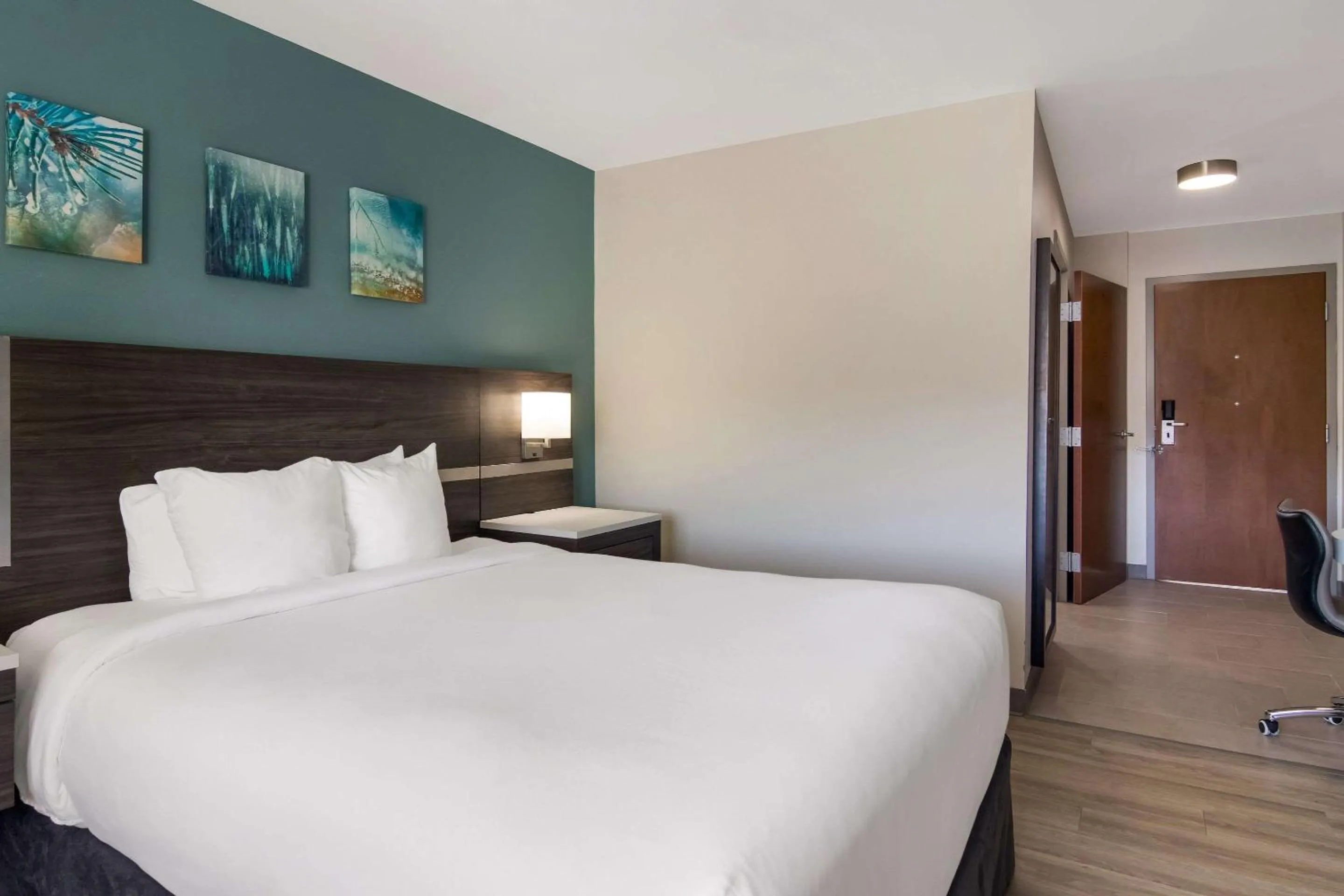 Bedroom in MainStay Suites Clarion, PA near I-80