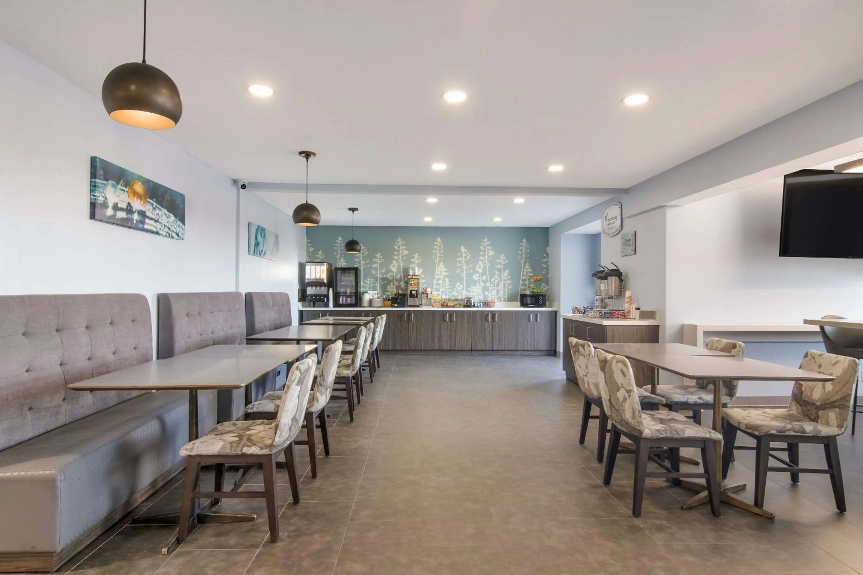 Breakfast in MainStay Suites Clarion, PA near I-80