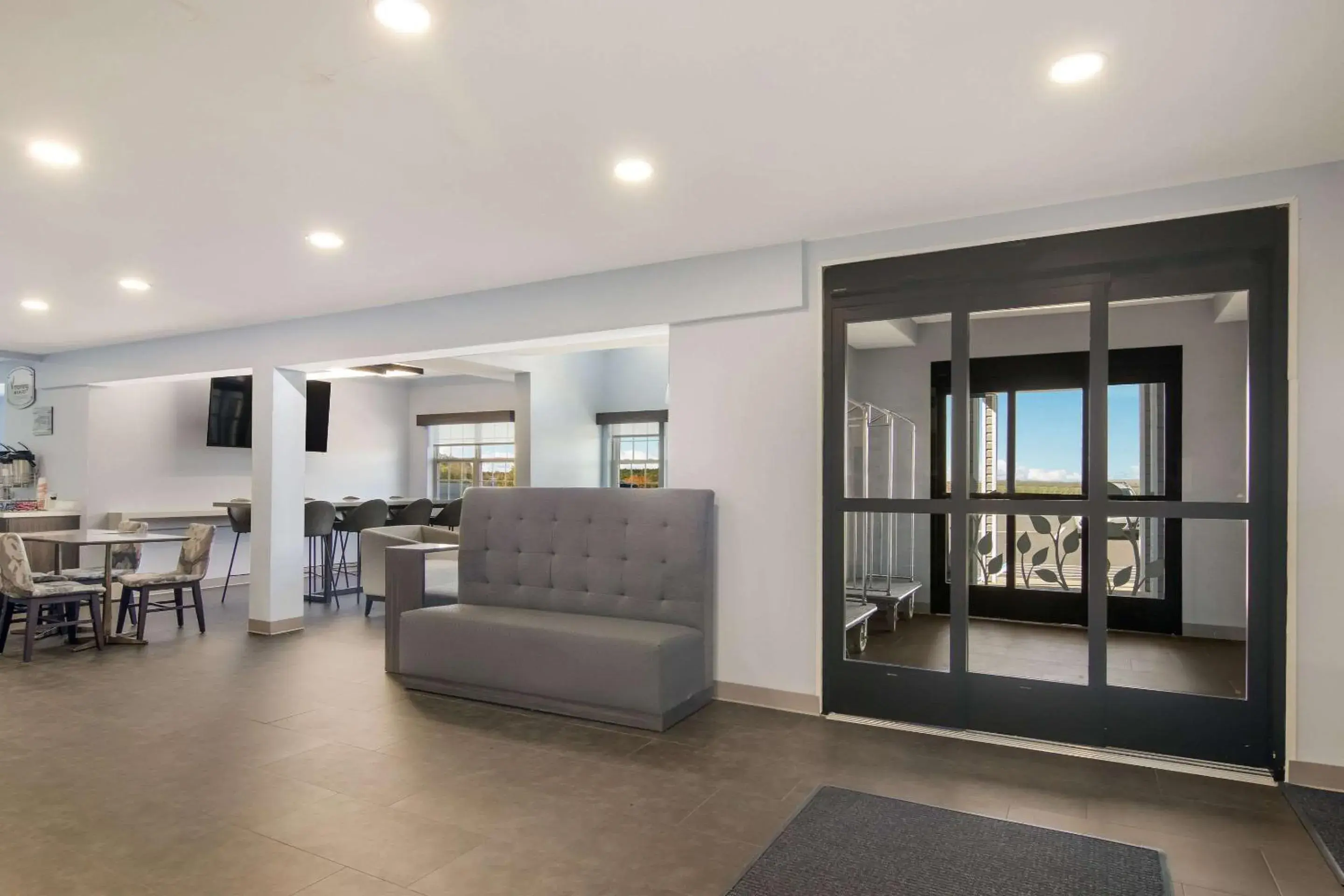 Lobby or reception in MainStay Suites Clarion, PA near I-80 Lobby or reception in MainStay Suites Clarion, PA near I-80