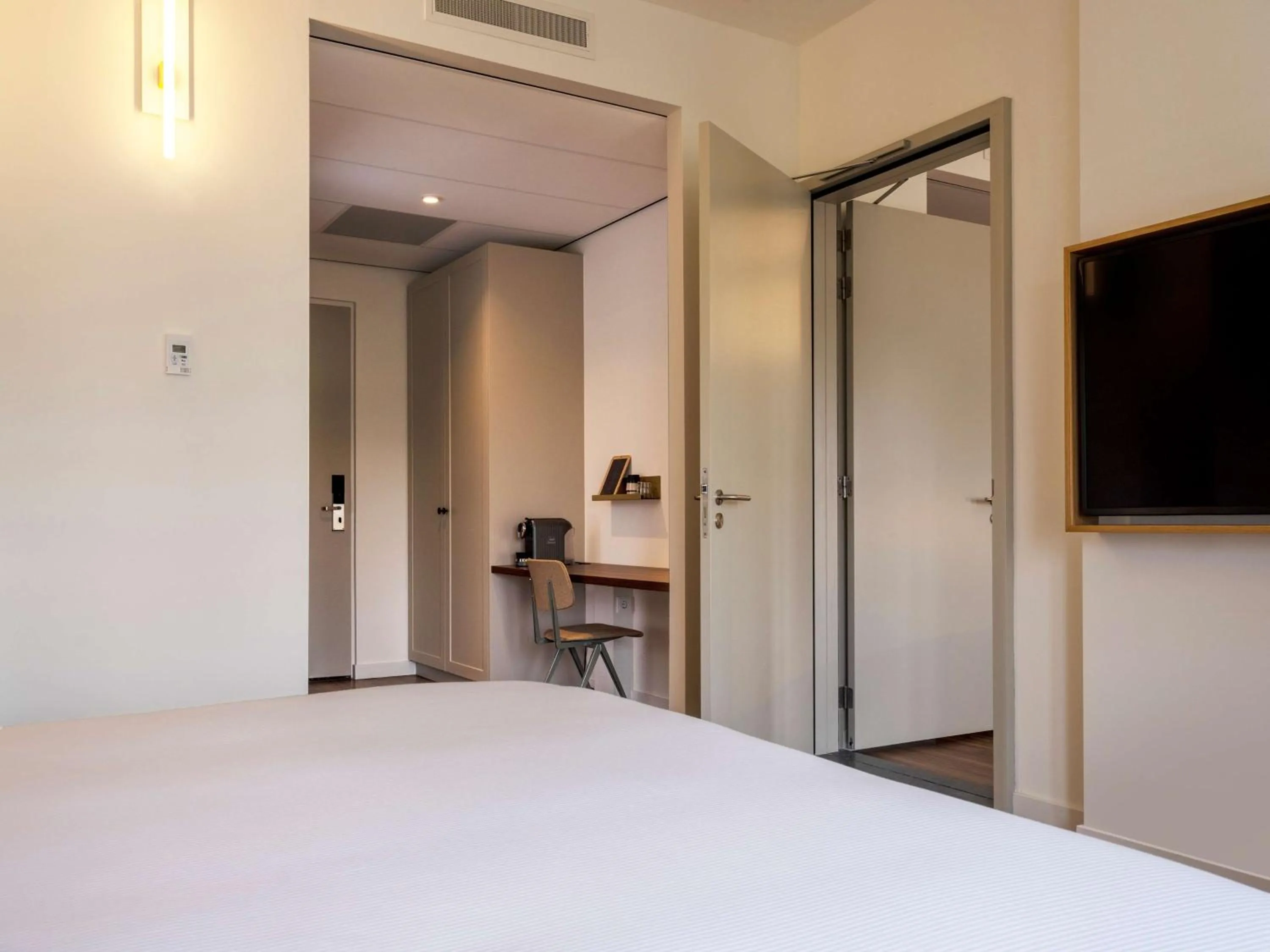 Bed in DoubleTree by Hilton Sittard