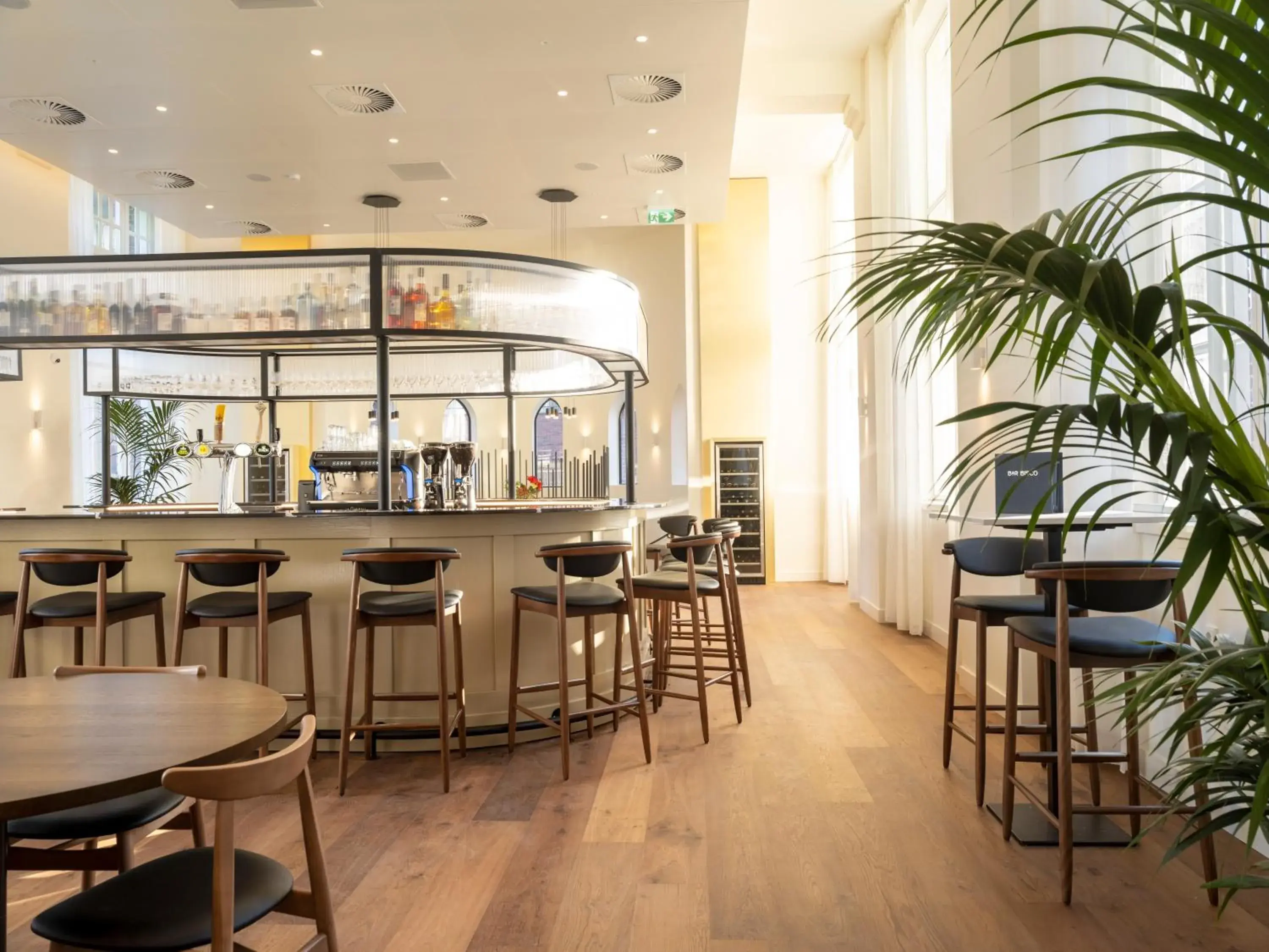 Lounge or bar in DoubleTree by Hilton Sittard Lounge or bar in DoubleTree by Hilton Sittard