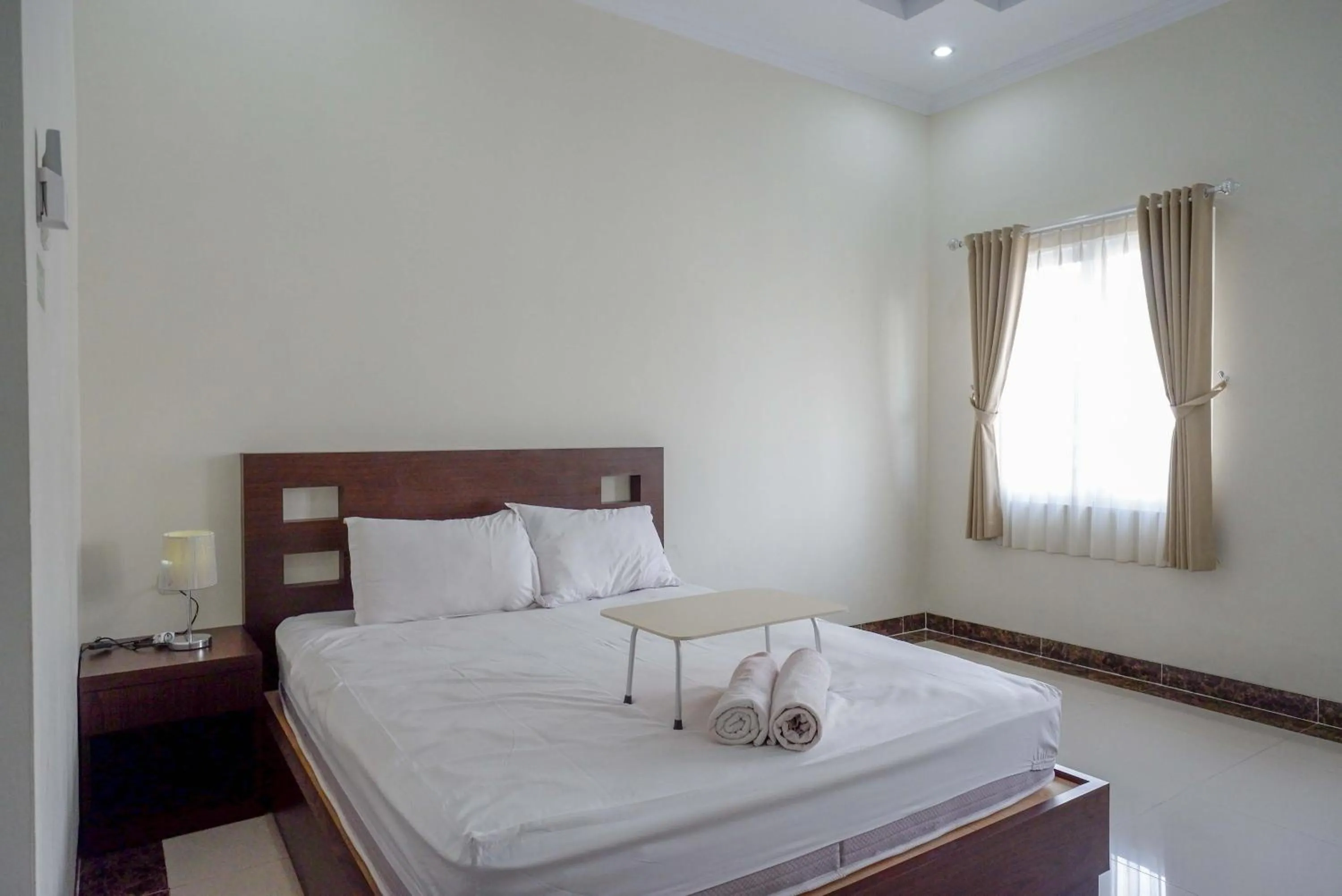 Bedroom, Bed in Urbanview Hotel Syariah Casa Azmya Yogyakarta by RedDoorz