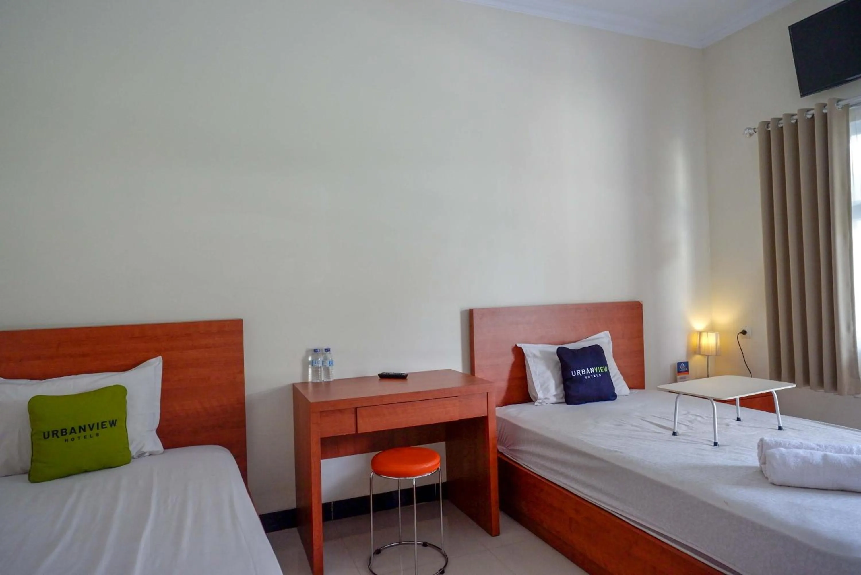 Bedroom, Bed in Urbanview Hotel Syariah Casa Azmya Yogyakarta by RedDoorz