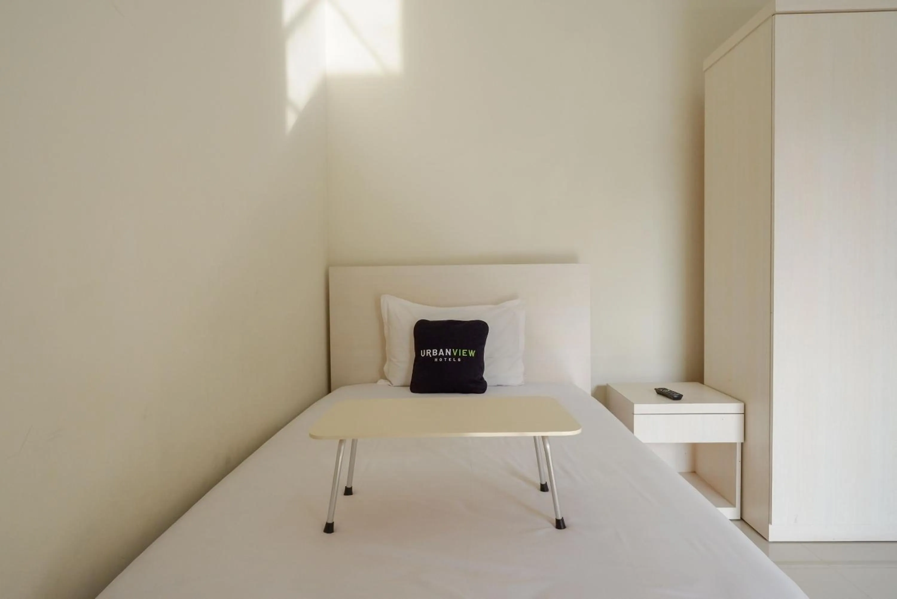 Bedroom, Bed in Urbanview Hotel Syariah Casa Azmya Yogyakarta by RedDoorz