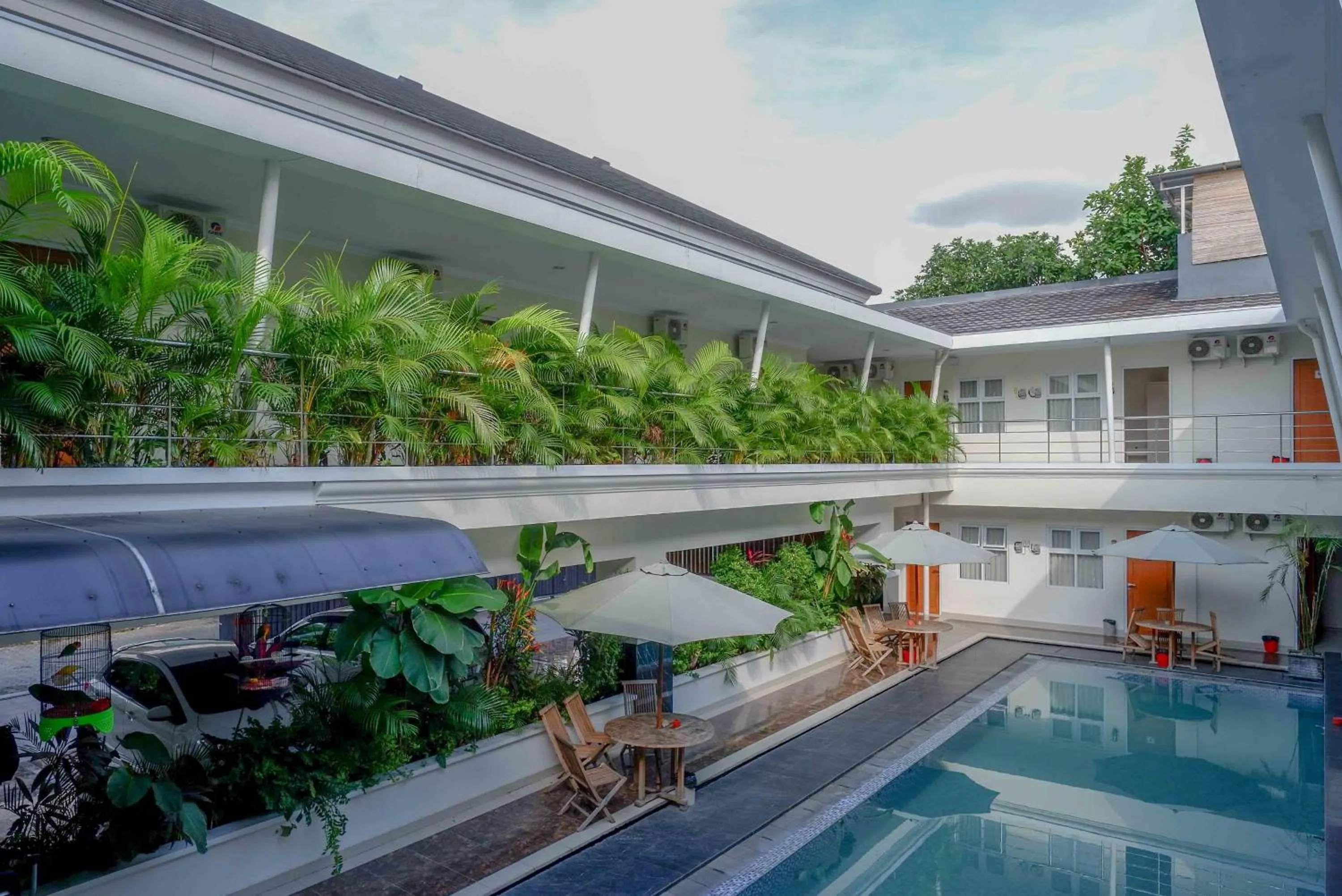 Swimming pool in Urbanview Hotel Syariah Casa Azmya Yogyakarta by RedDoorz