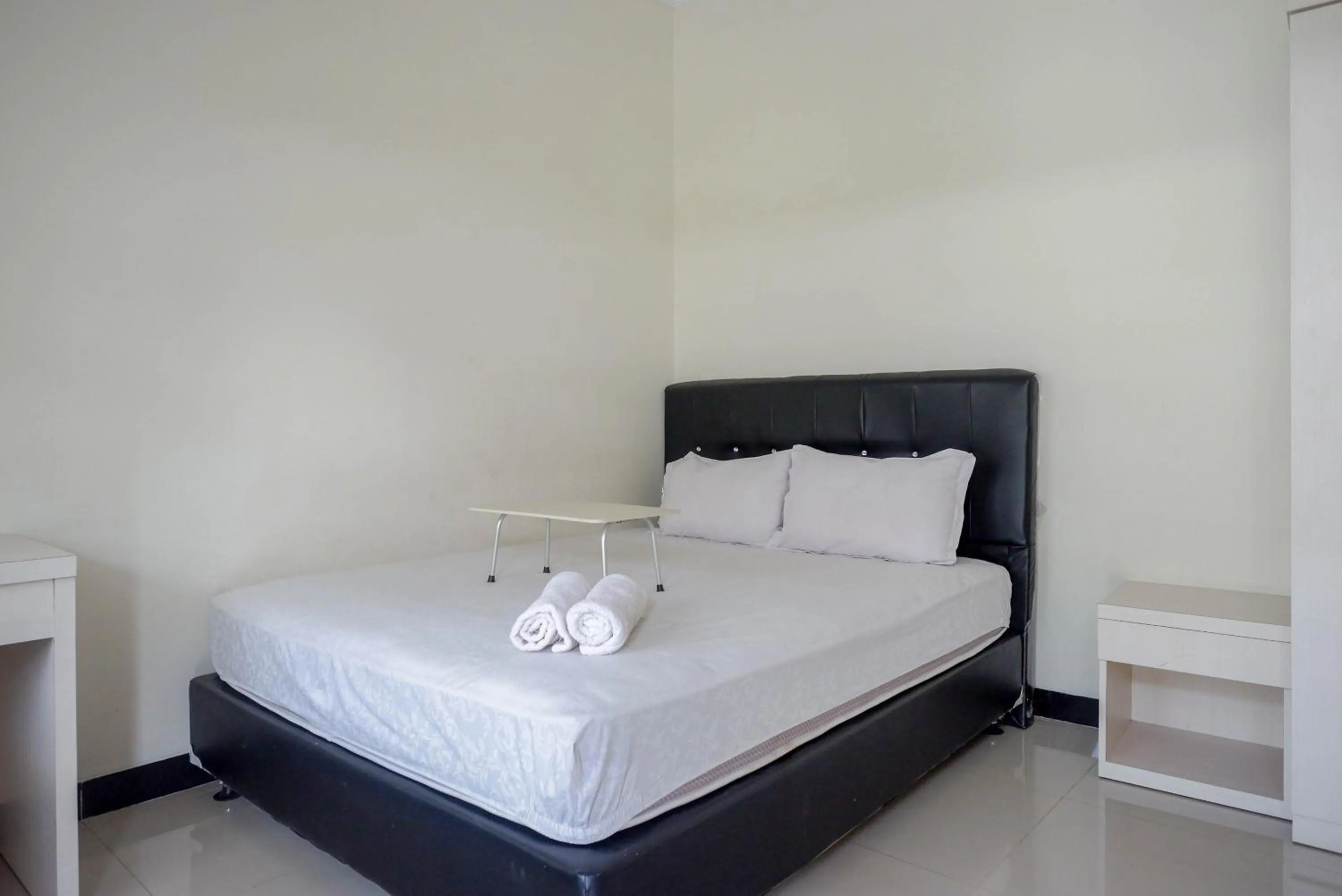 Bedroom, Bed in Urbanview Hotel Syariah Casa Azmya Yogyakarta by RedDoorz