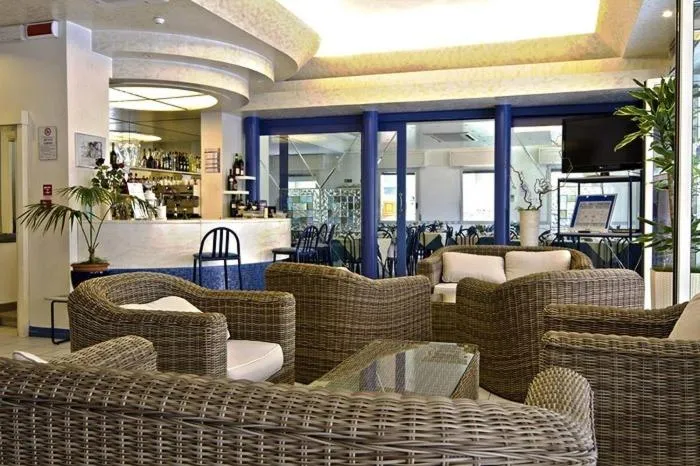 Restaurant/places to eat in Hotel Vienna