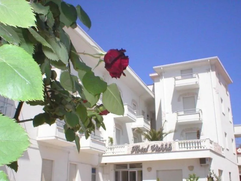 Facade/entrance in Hotel Vienna