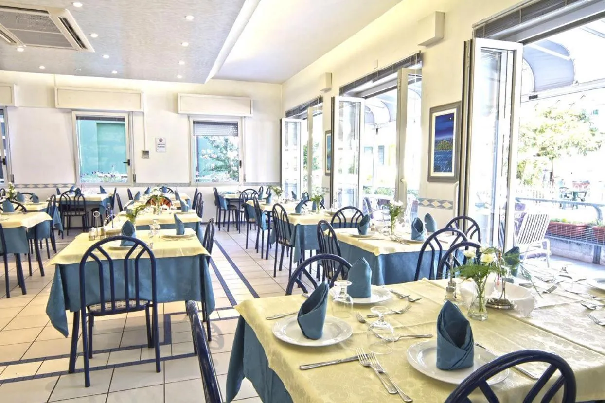 Restaurant/places to eat in Hotel Vienna