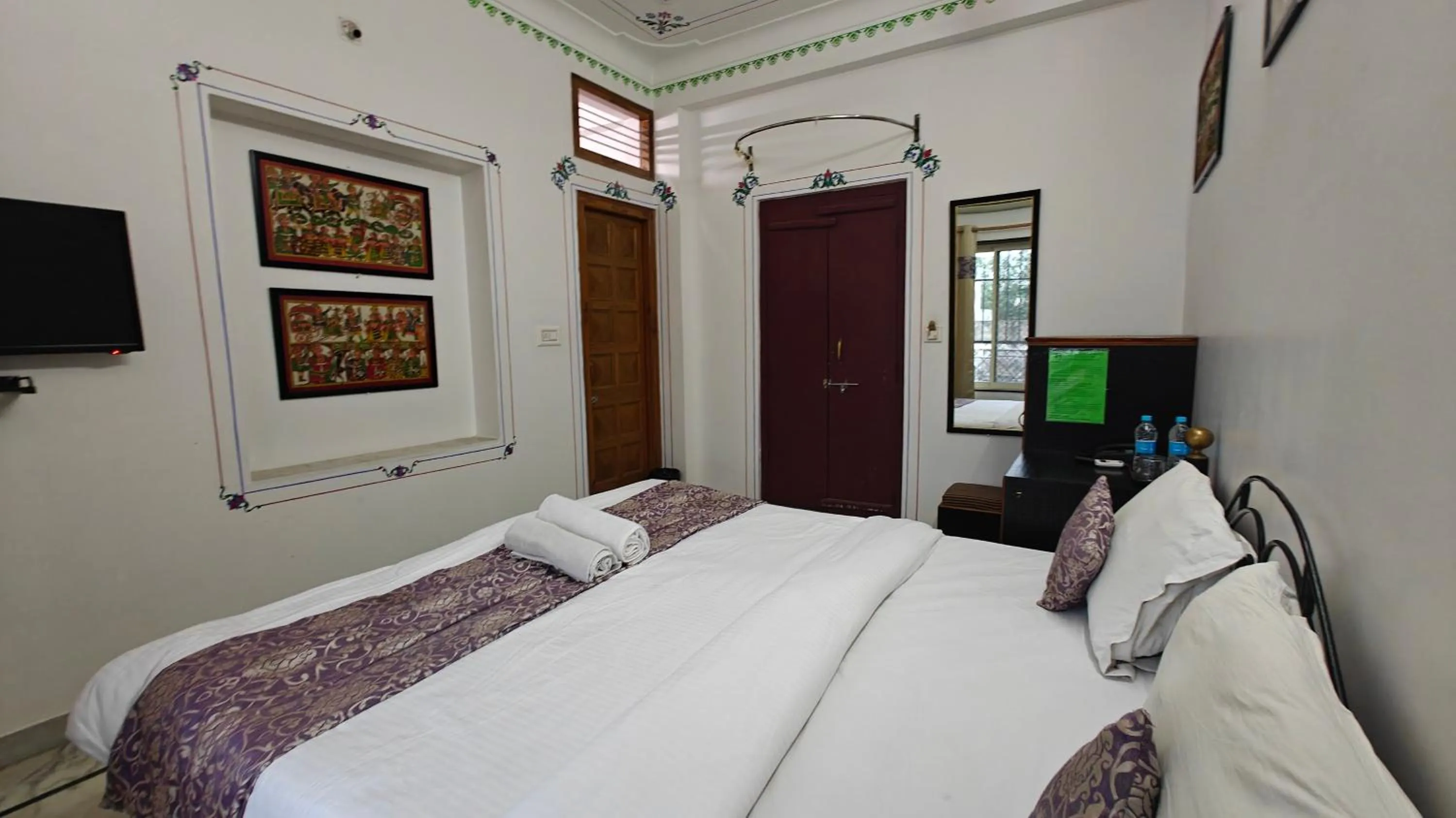 Bed in Baba Palace - A Heritage Hotel, Udaipur