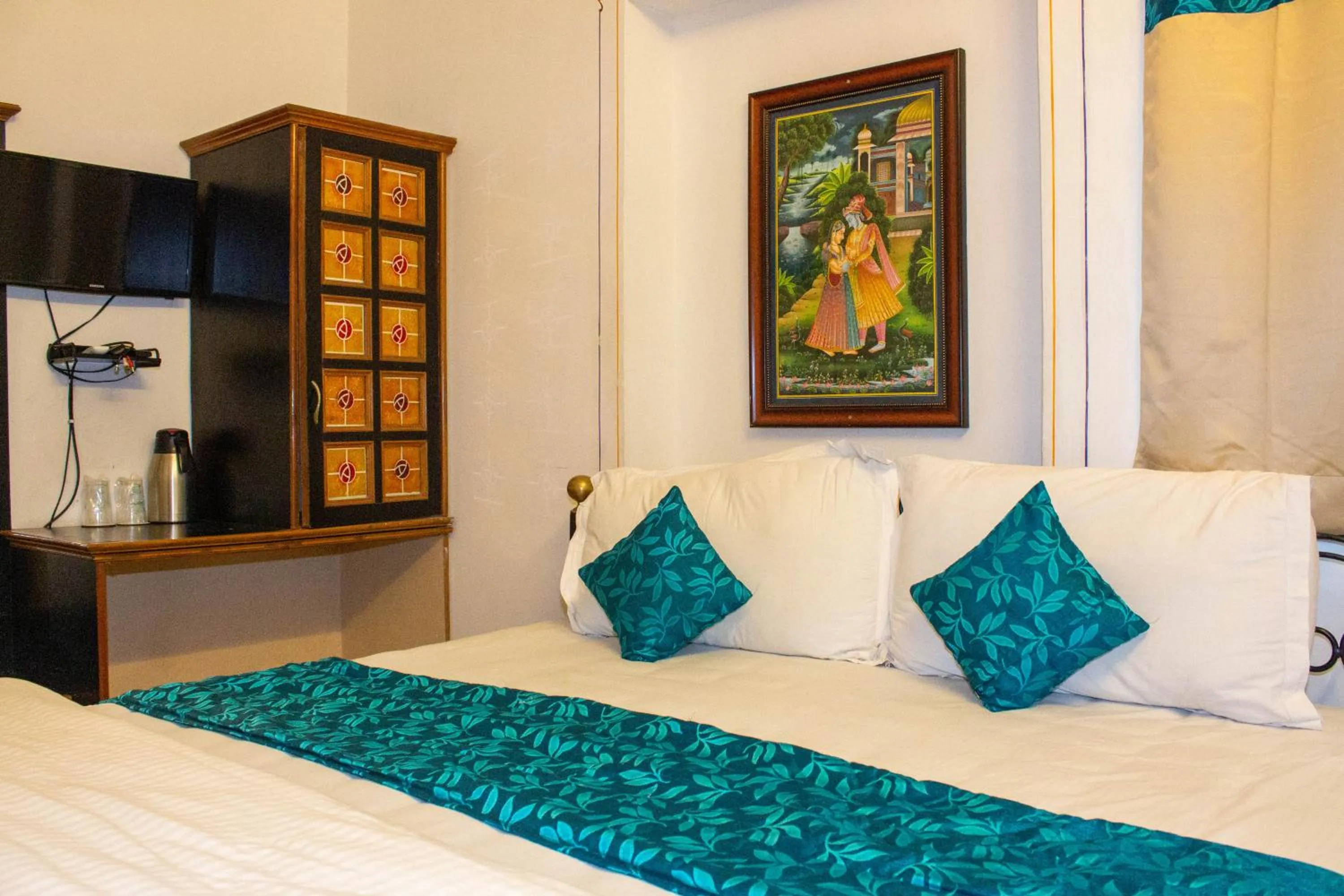 Bed in Baba Palace - A Heritage Hotel, Udaipur