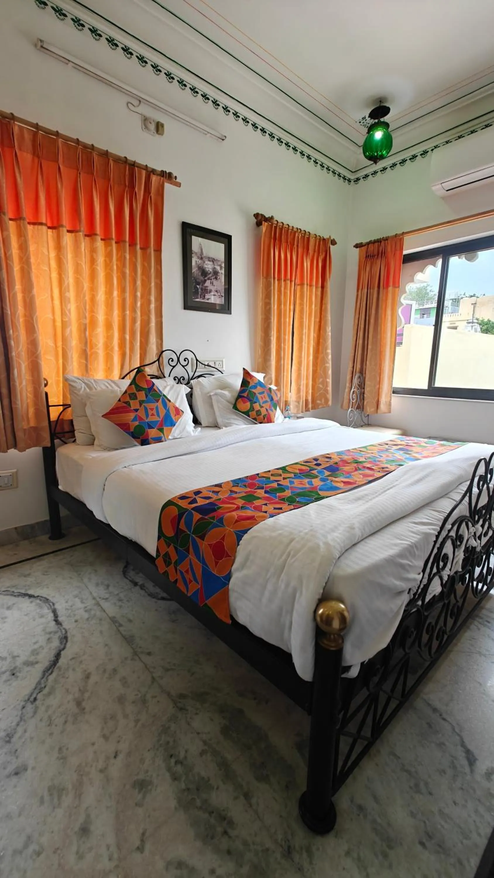 Bed in Baba Palace - A Heritage Hotel, Udaipur