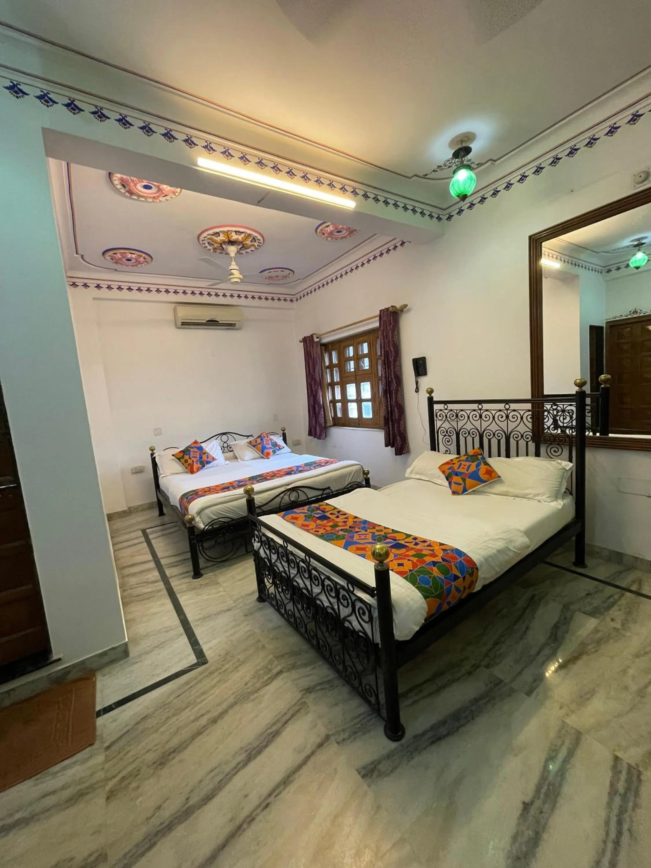 Bed in Baba Palace - A Heritage Hotel, Udaipur