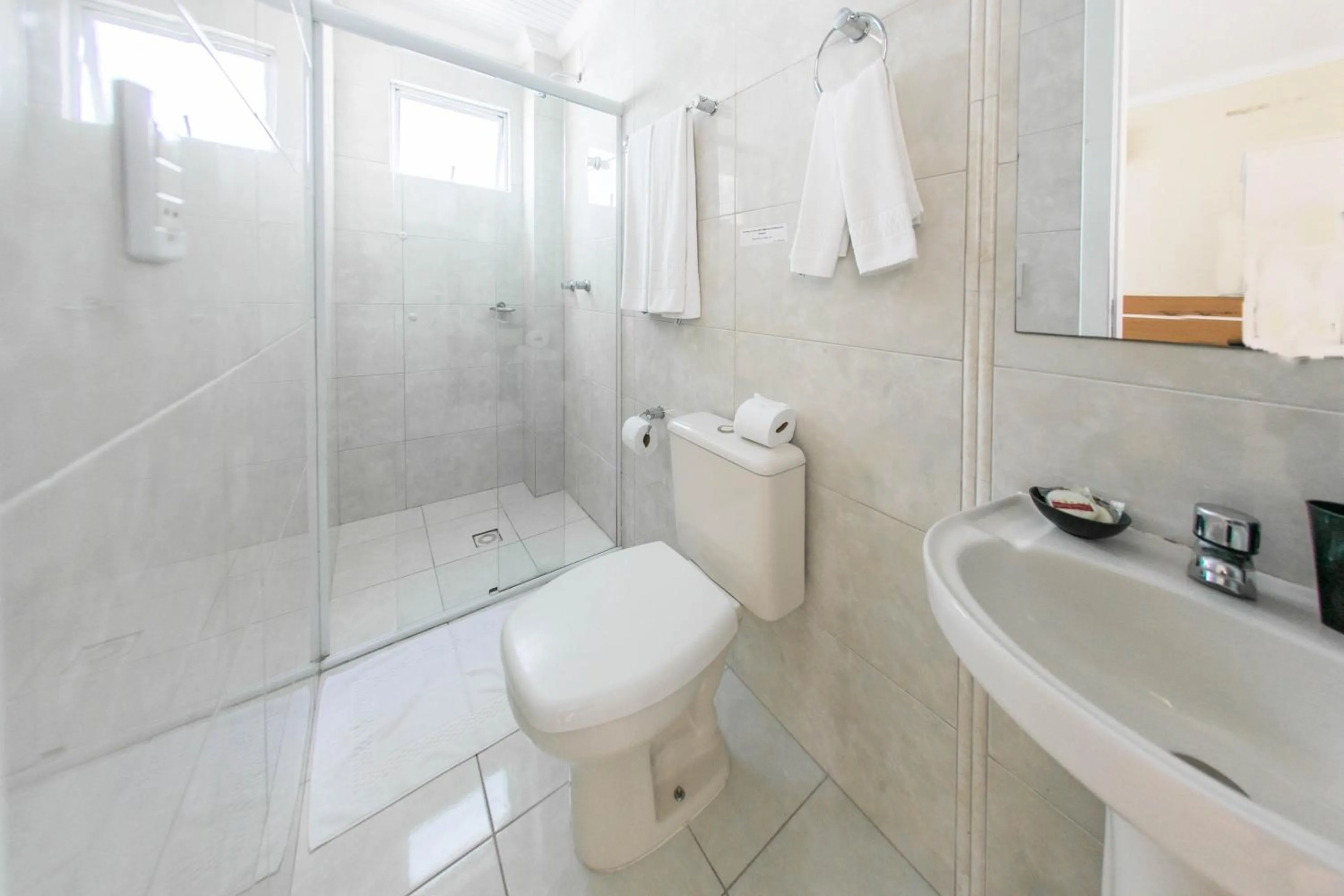 Shower in Bombinhas Praia Apart Hotel - Unidade rua Corrupião