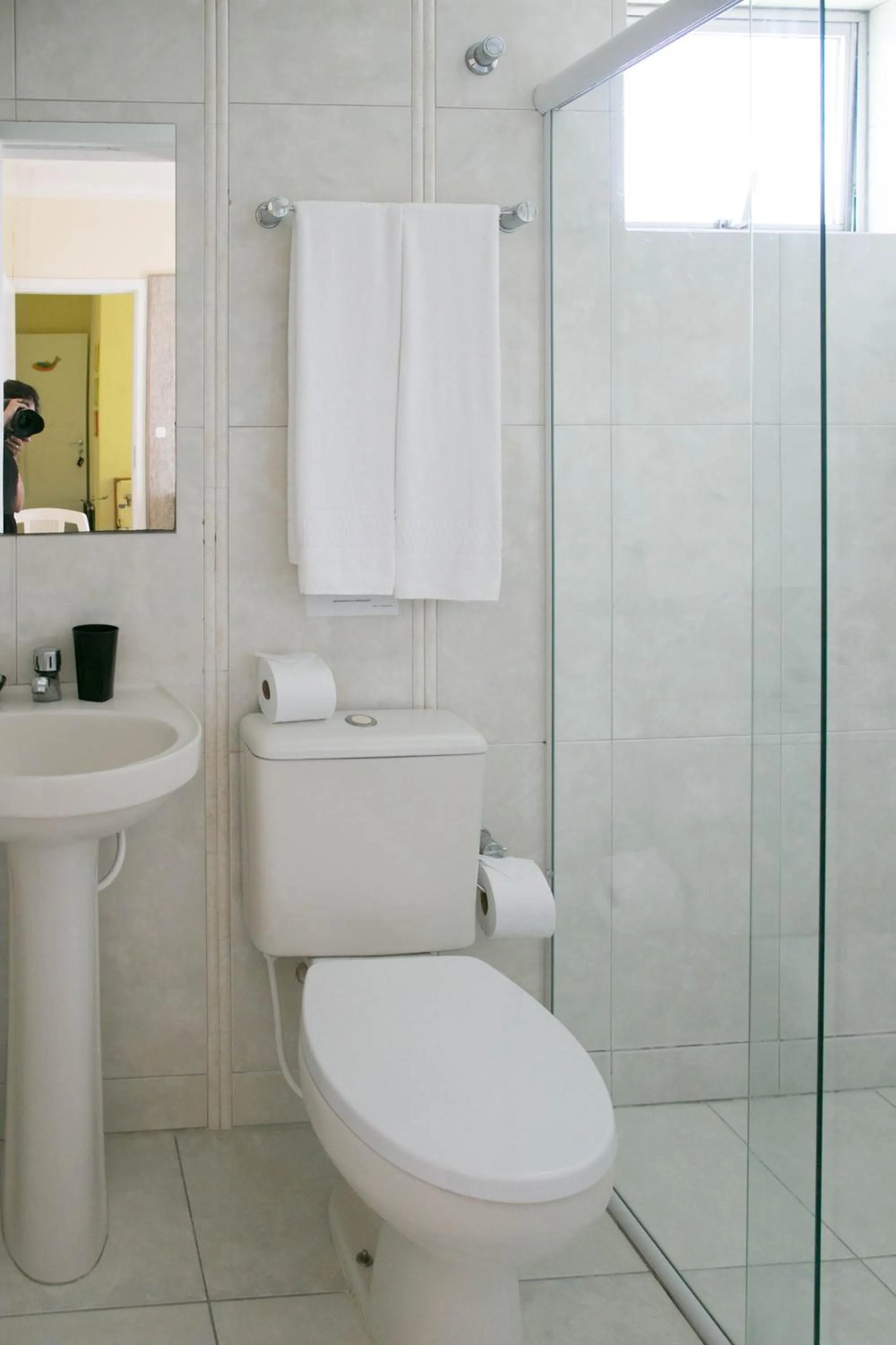 Toilet in Bombinhas Praia Apart Hotel - Unidade rua Corrupião