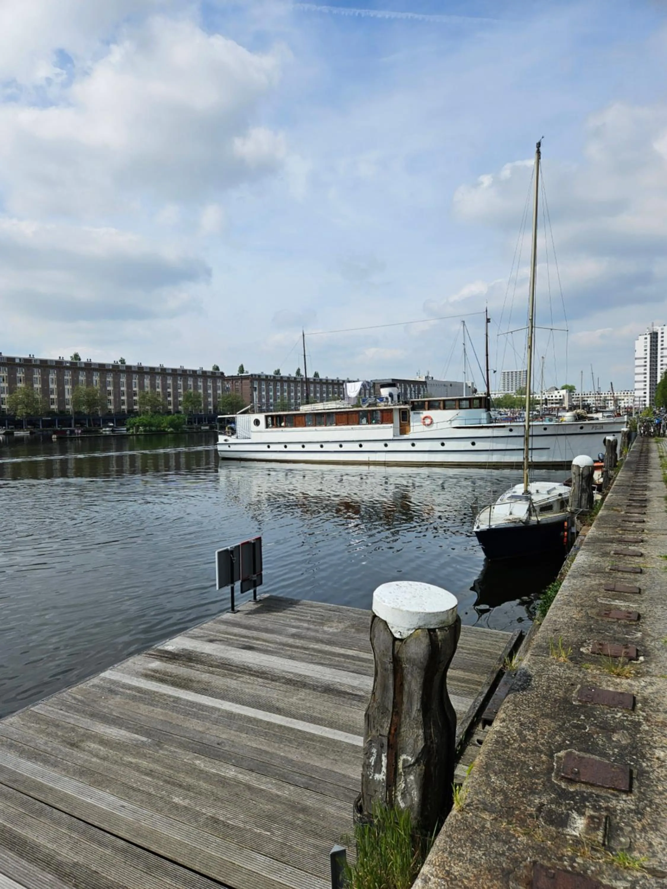 Quiet street view in Waterfront Studio