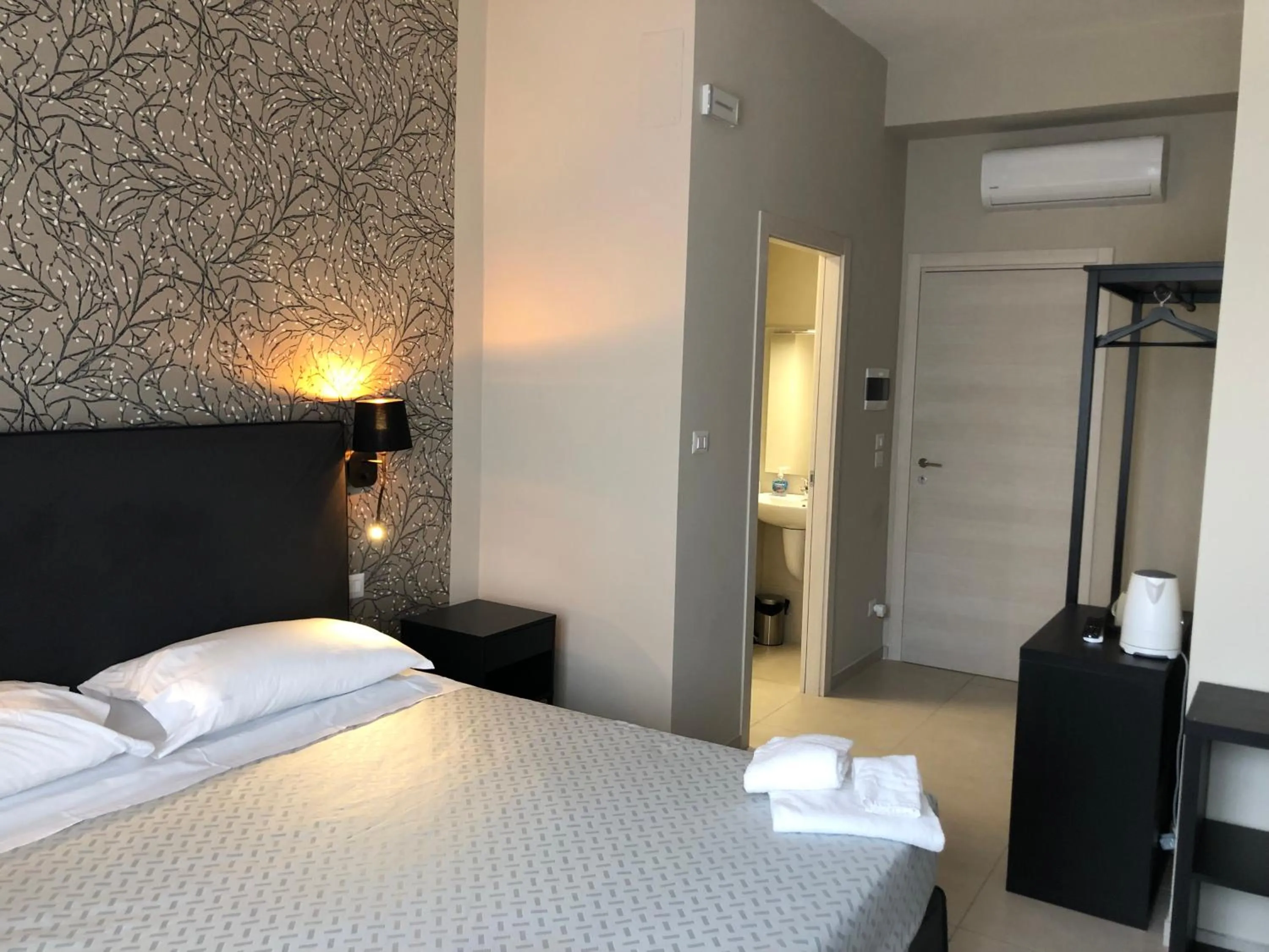 Bedroom, Bed in Dante 11 Guesthouse by Apulia Accommodation