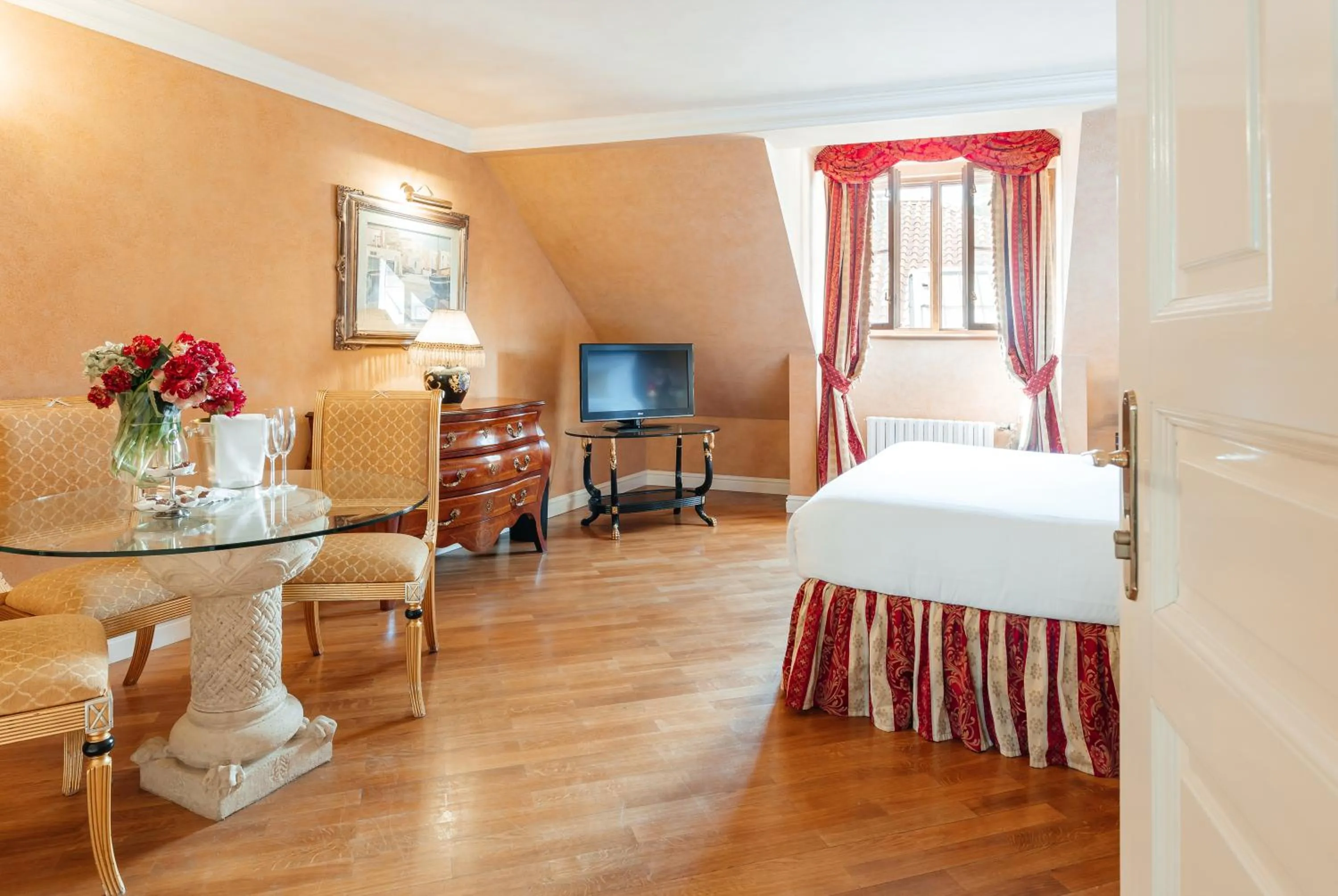 Bed in Alchymist Grand Hotel and Spa