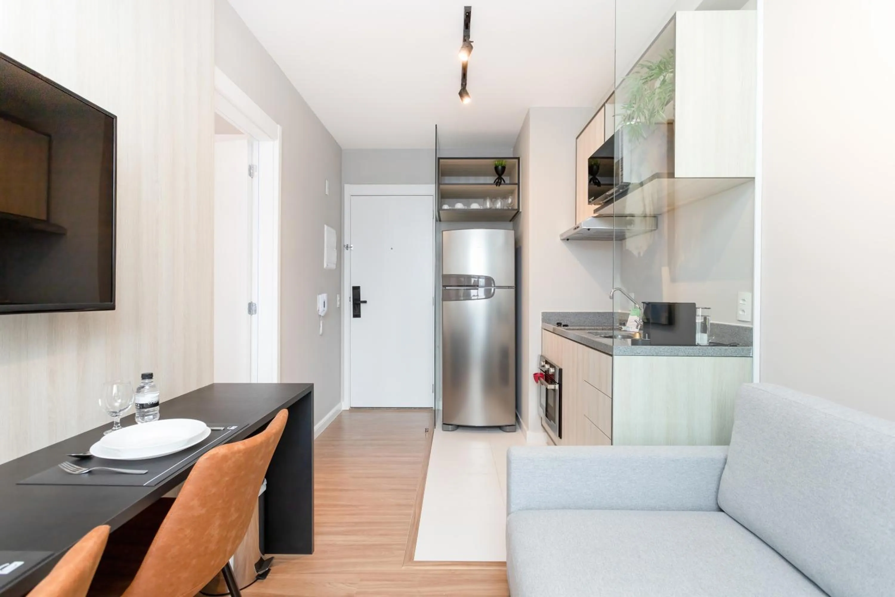 Day in Smart Charlie Consolação