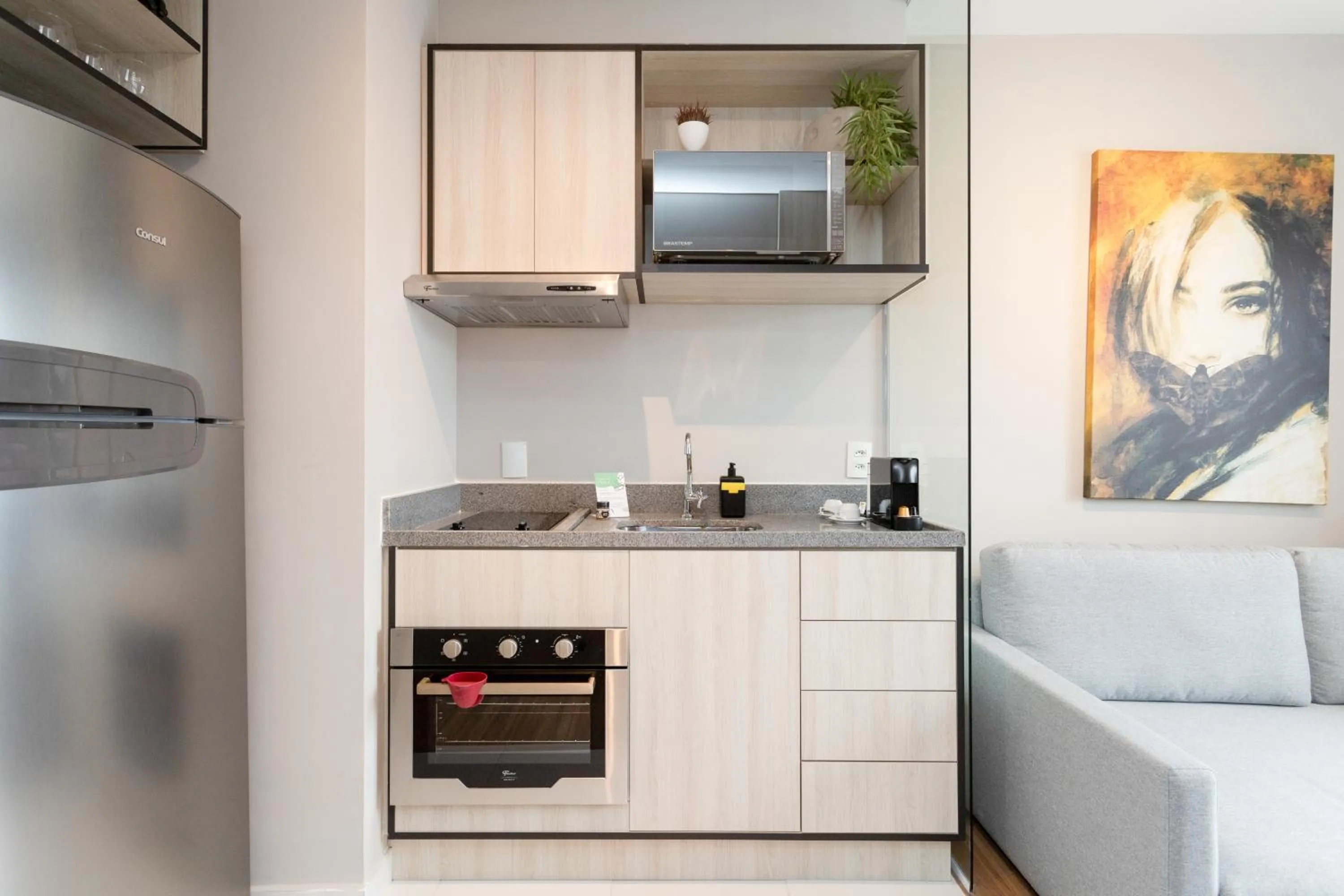 Day in Smart Charlie Consolação