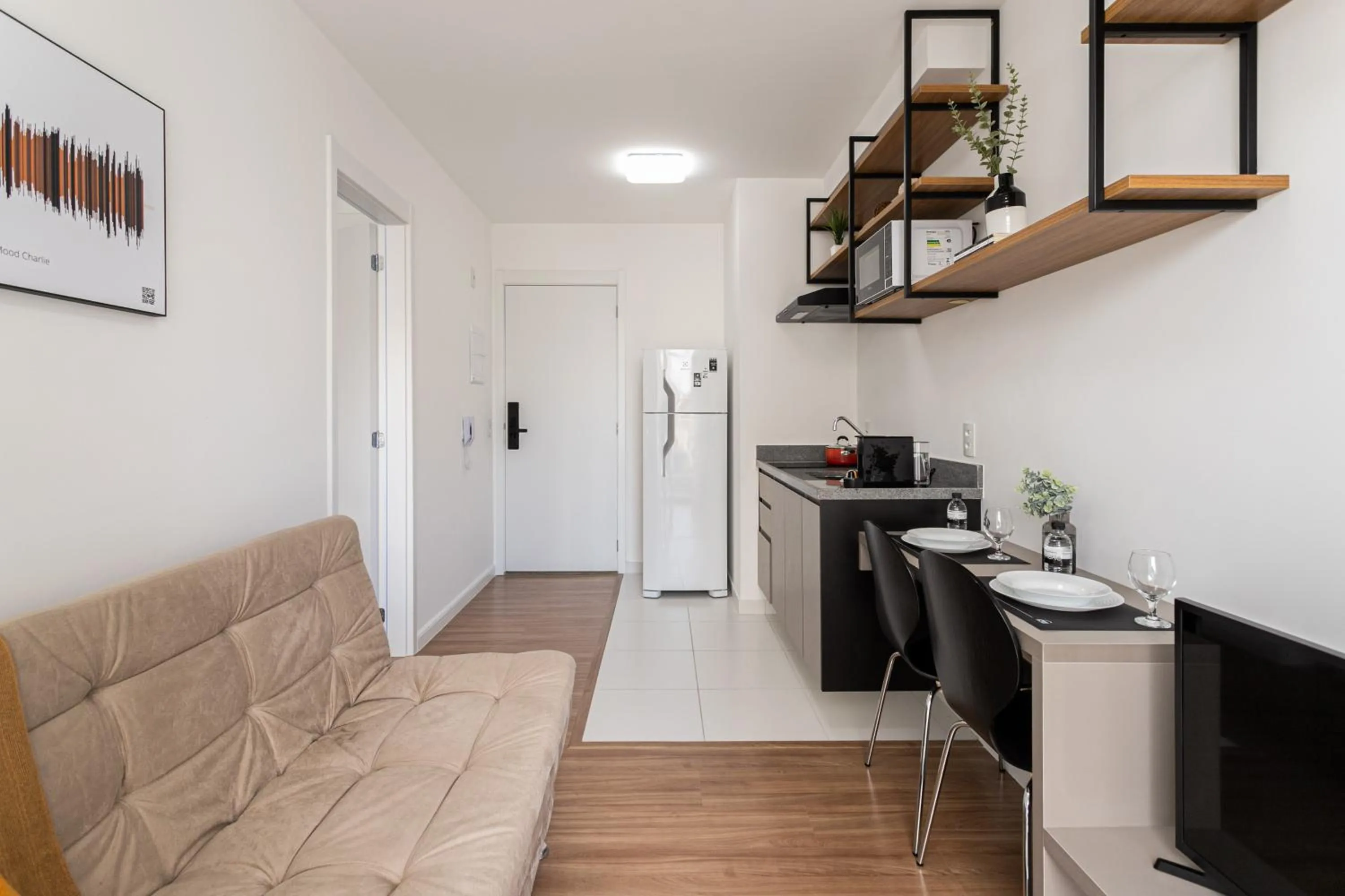 Day in Smart Charlie Consolação