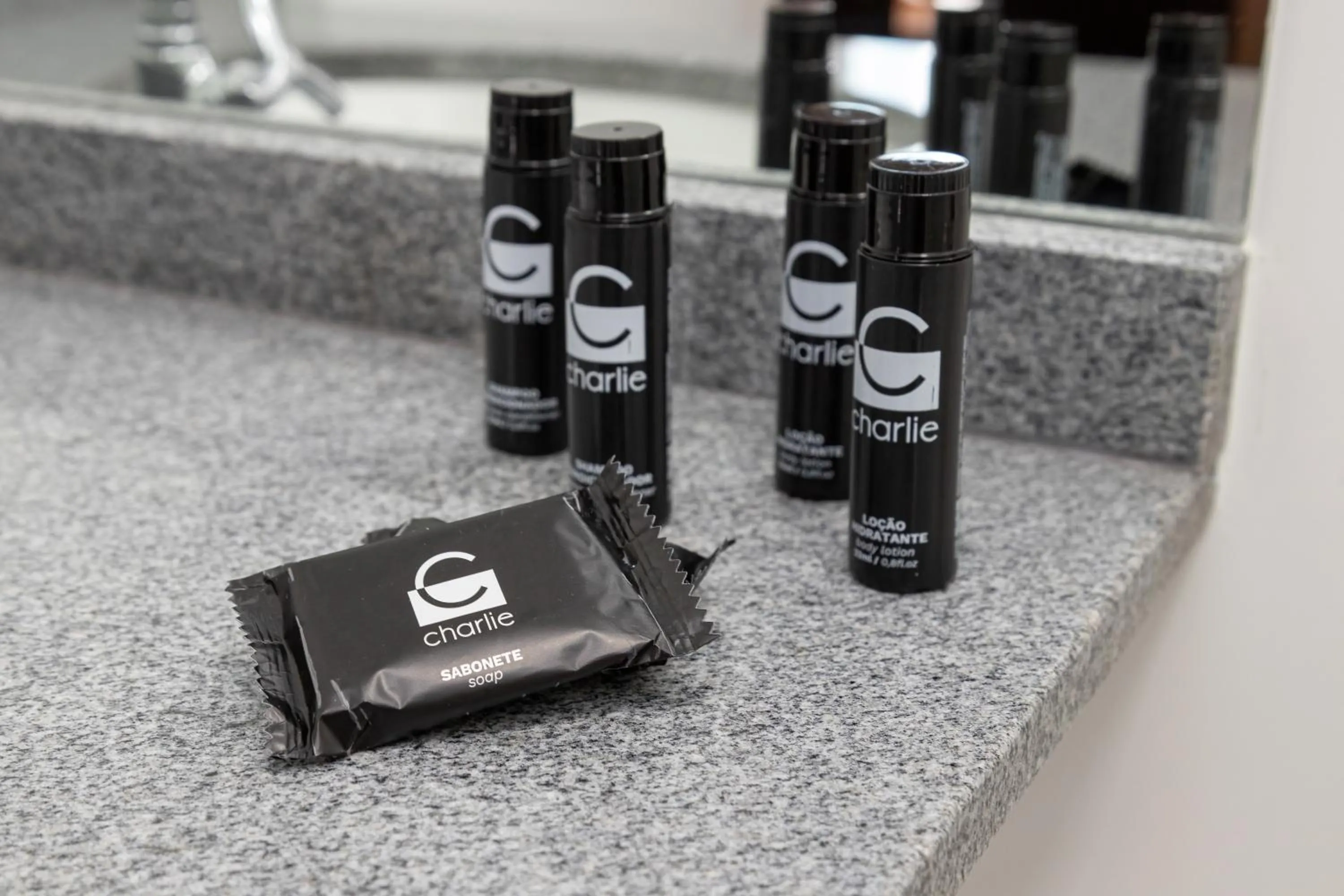 Bathroom in Smart Charlie Consolação