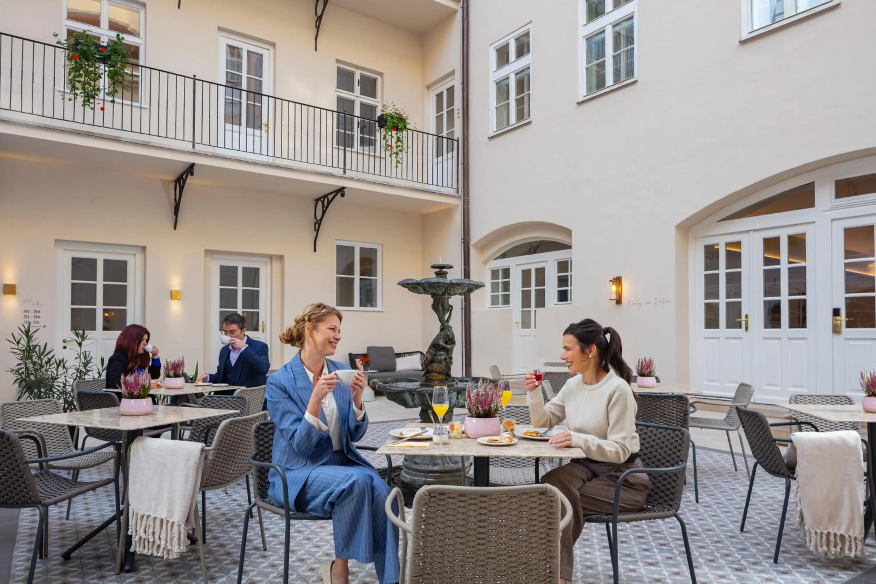 Patio in Hotel BOOKQUET