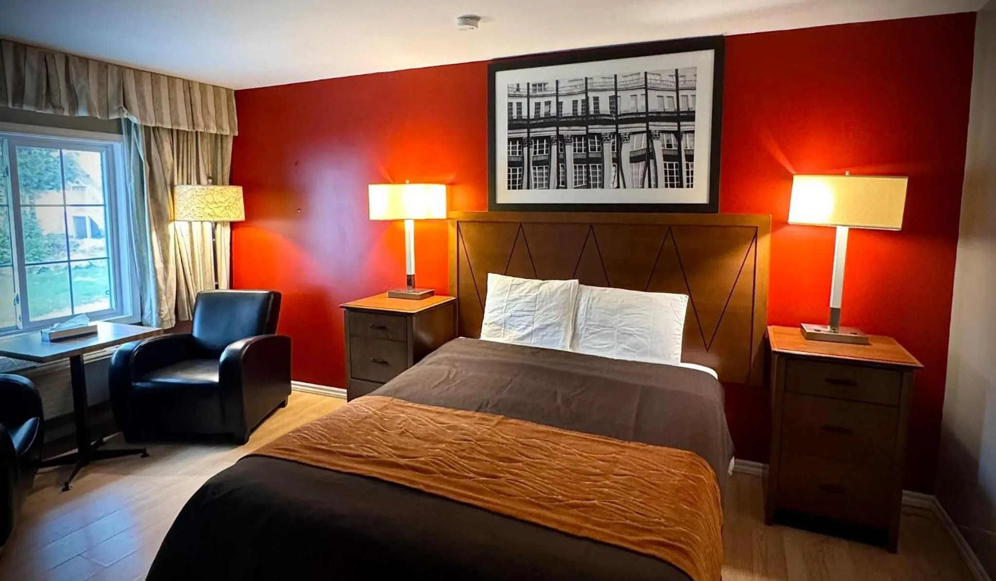 Bedroom, Bed in Coach House Inn