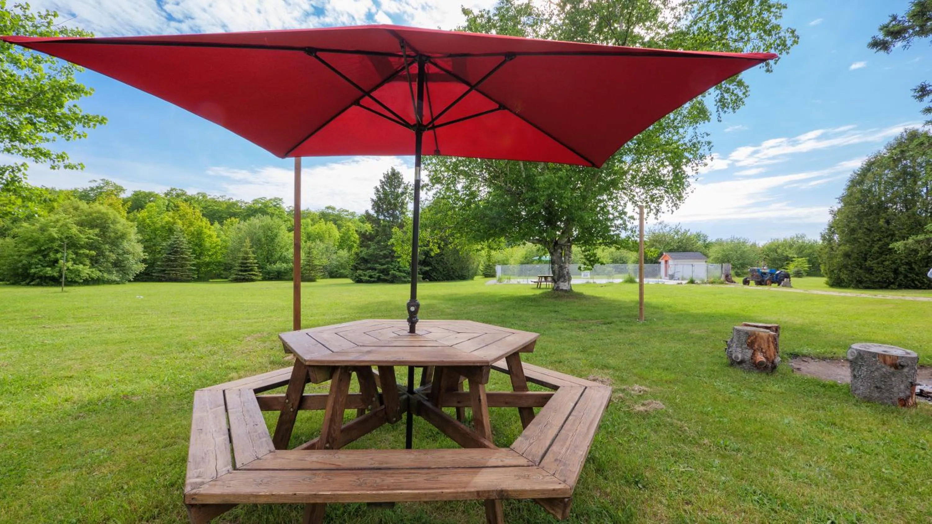 Area and facilities in Coach House Inn