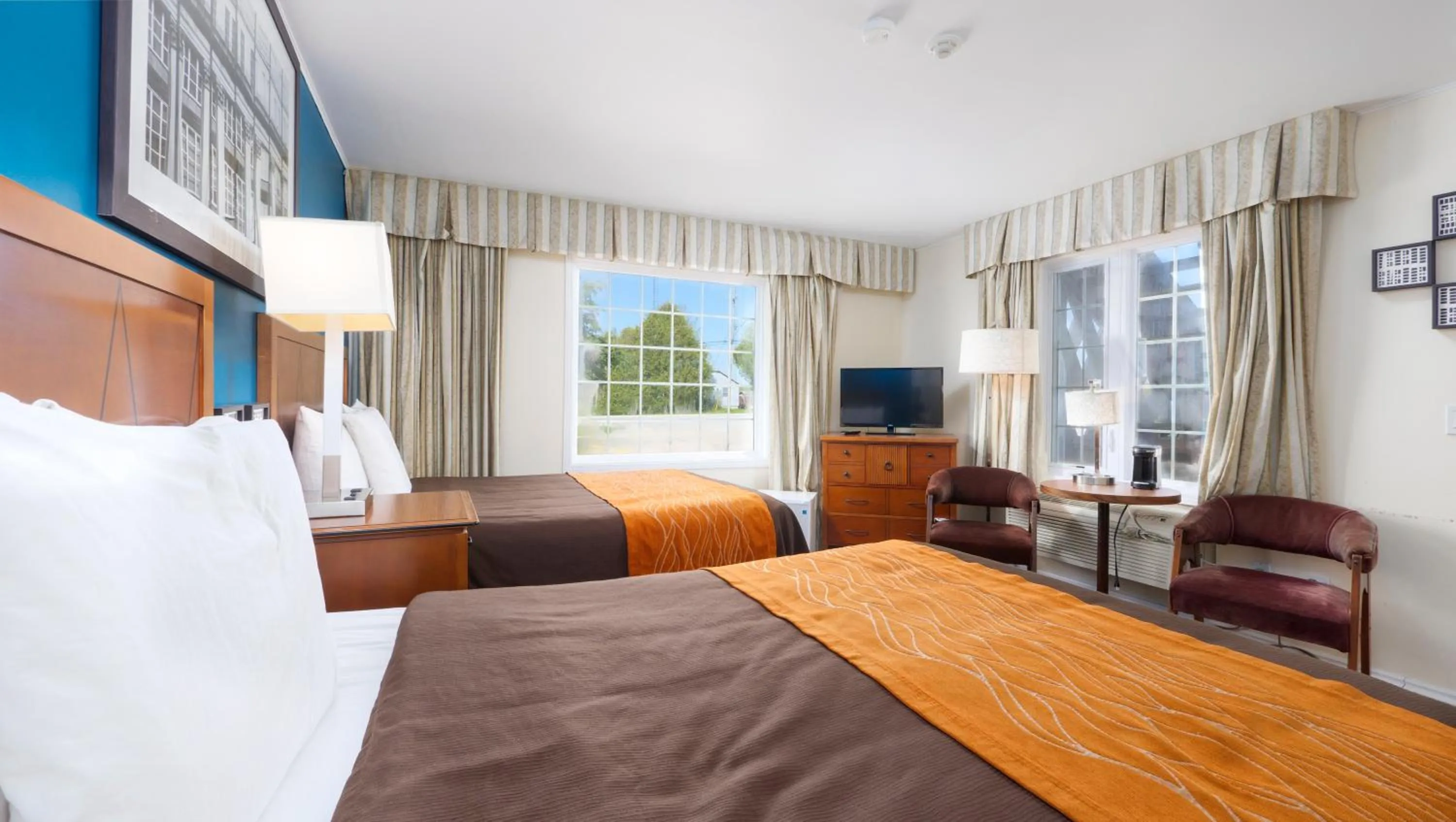 Bedroom, Bed in Coach House Inn