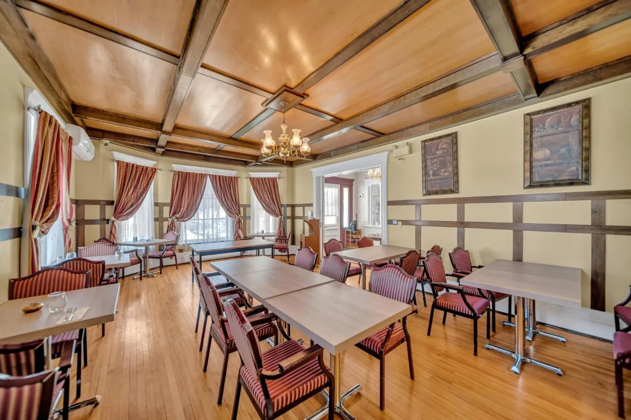 Vacation Home in Marmora and Lake Inn and Victorian Diner Vacation Home in Marmora and Lake Inn and Victorian Diner