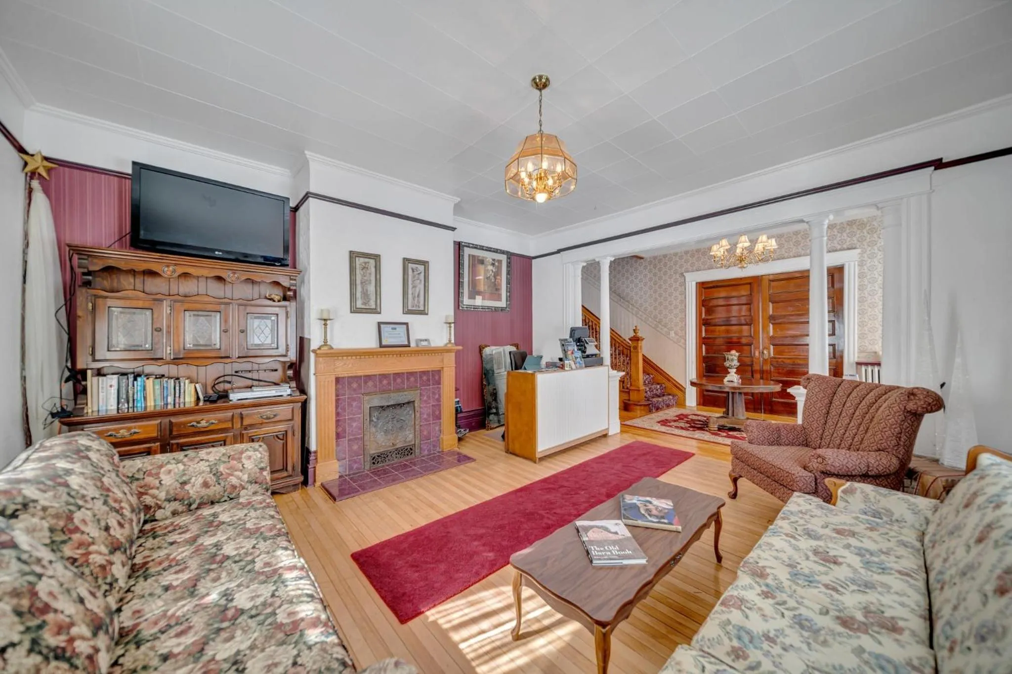 Marmora and Lake Inn and Victorian Diner