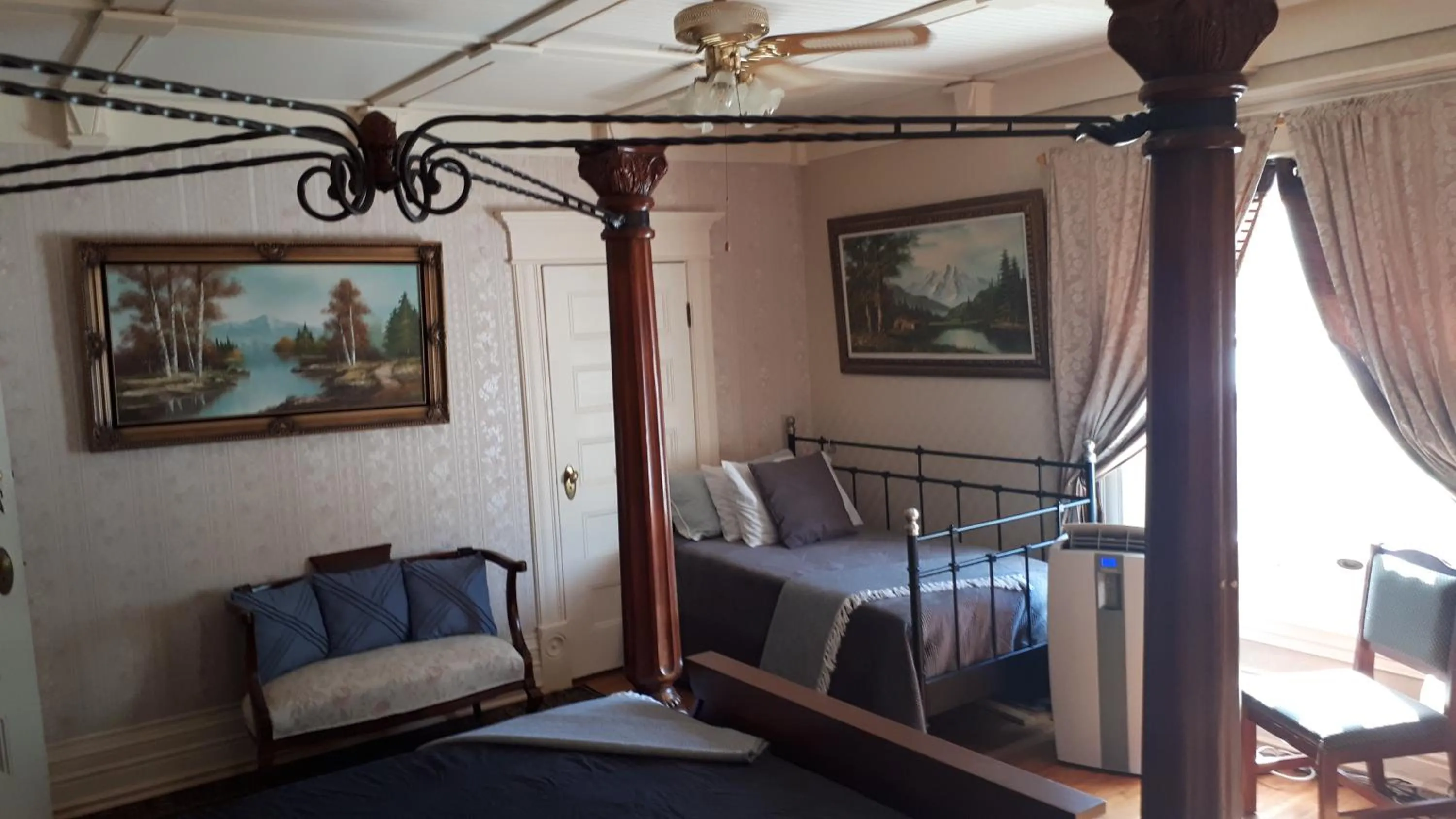 Bed in Marmora and Lake Inn and Victorian Diner