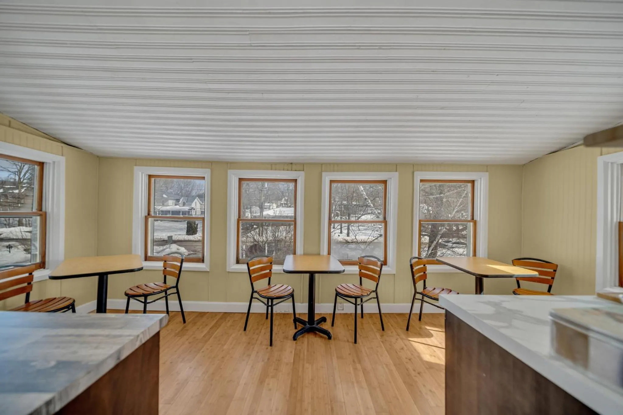 Kitchen or kitchenette in Marmora and Lake Inn and Victorian Diner