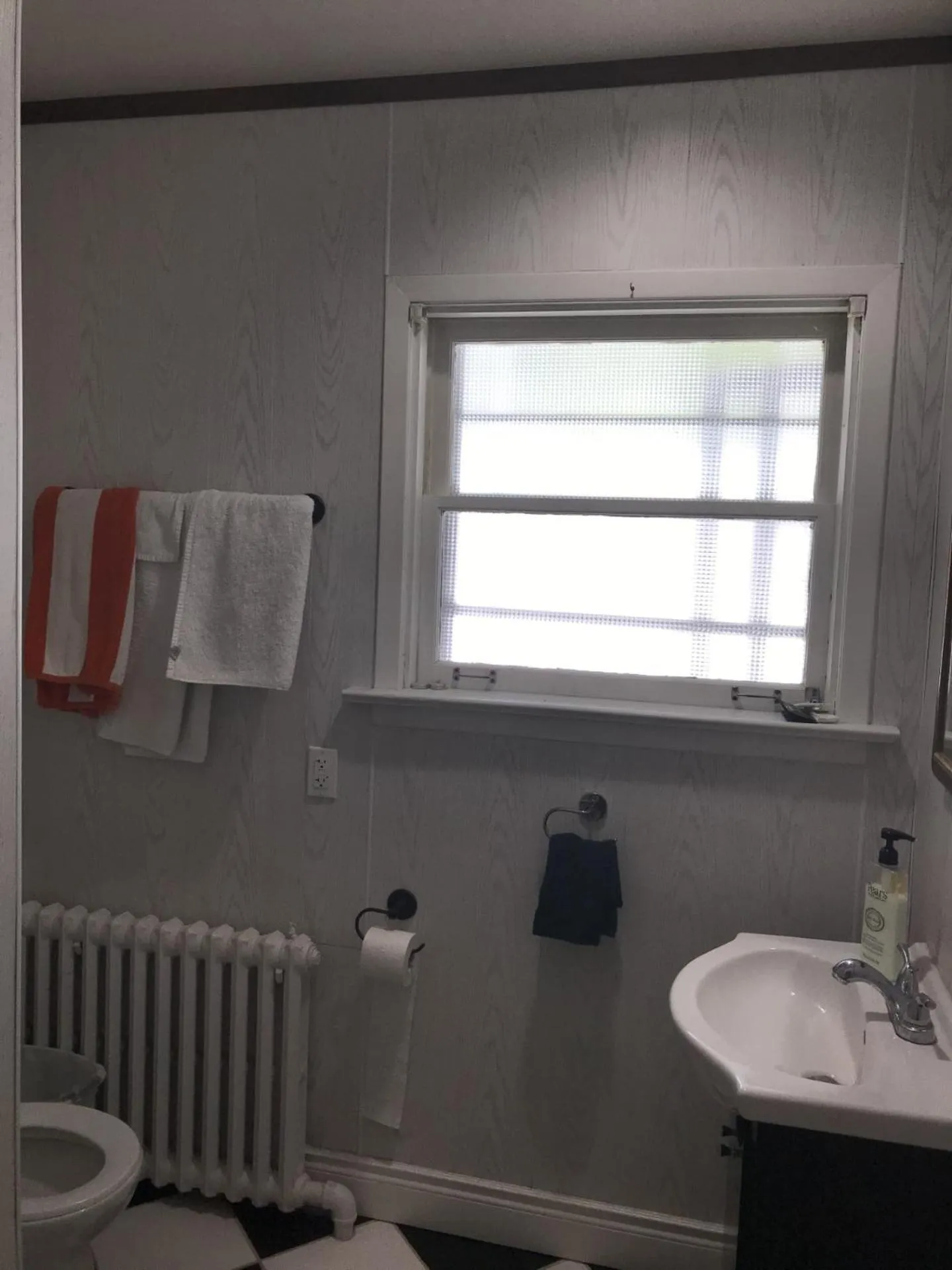 Marmora and Lake Inn and Victorian Diner