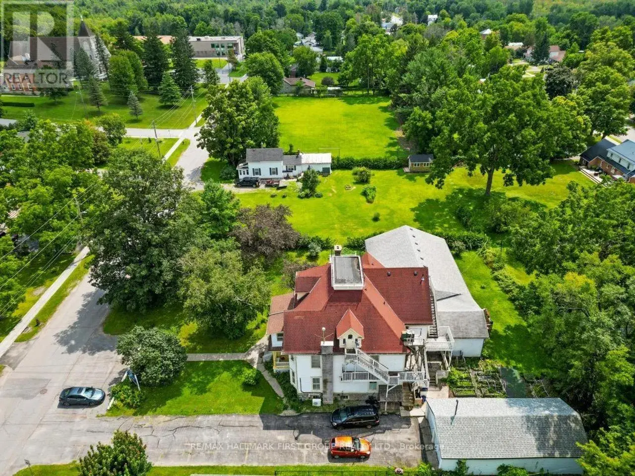 Vacation Home in Marmora and Lake Inn and Victorian Diner Vacation Home in Marmora and Lake Inn and Victorian Diner