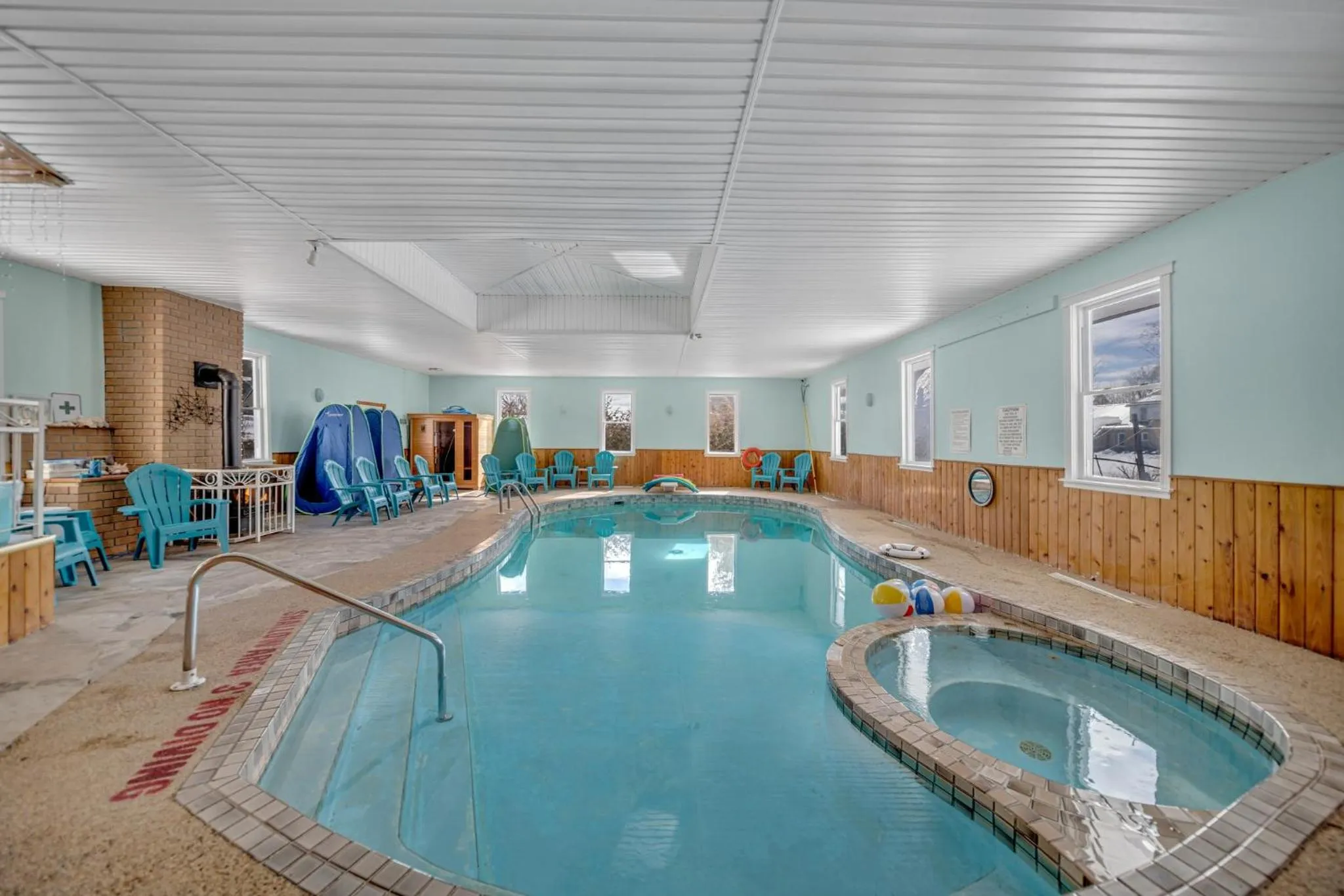 Marmora and Lake Inn and Victorian Diner