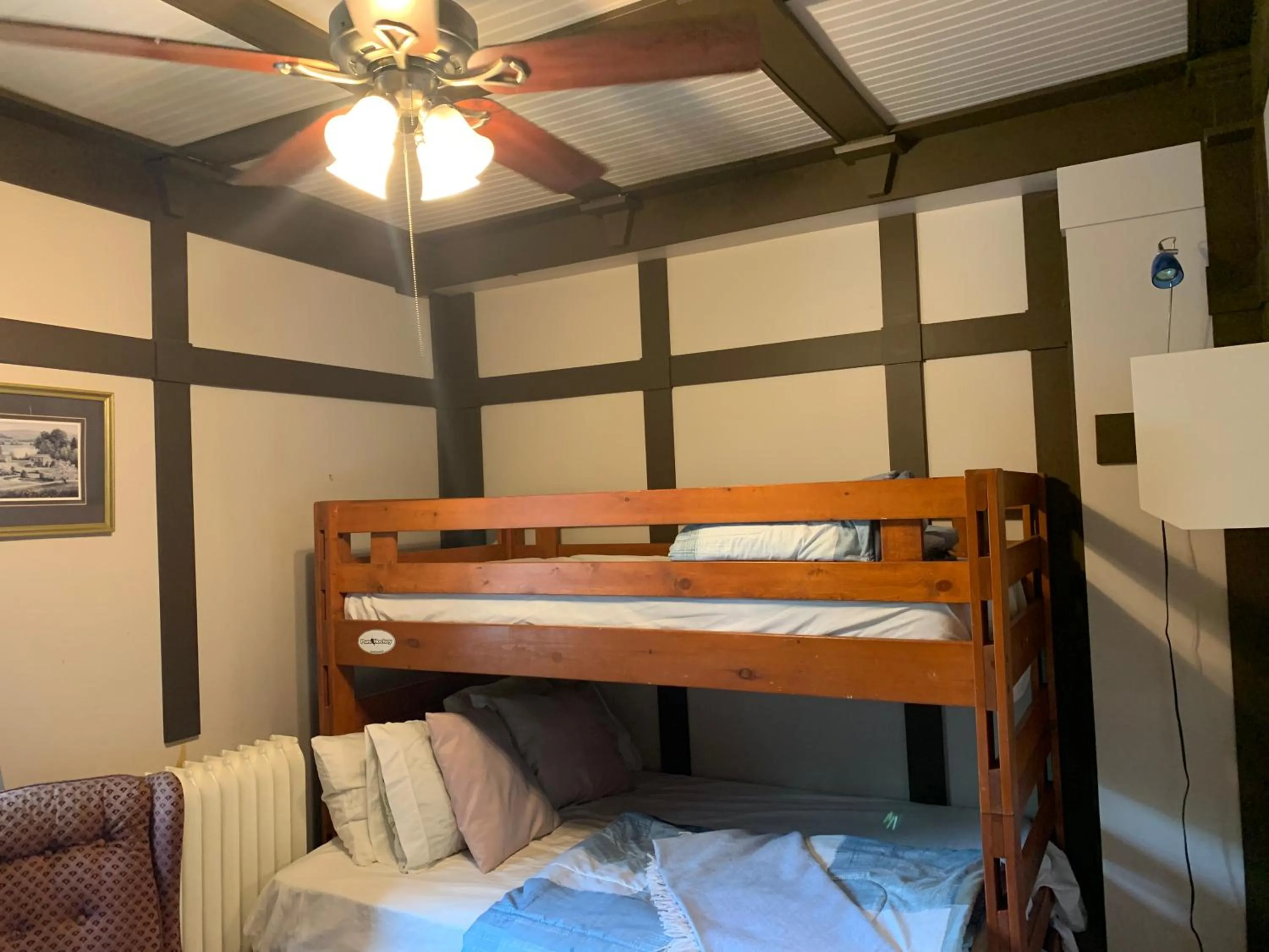 Marmora and Lake Inn and Victorian Diner