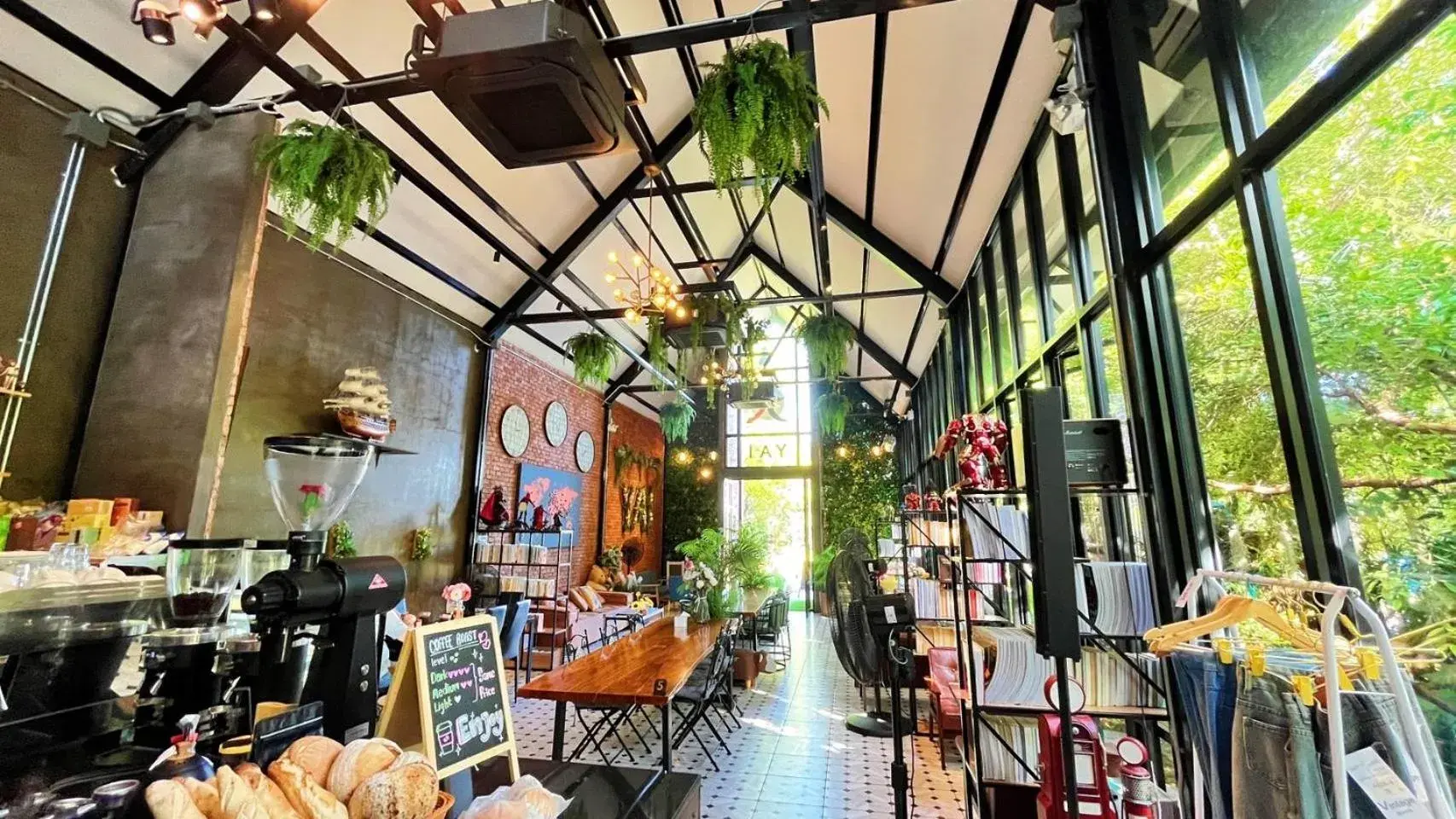 Restaurant/places to eat in Coco Pina Restaurant/places to eat in Coco Pina