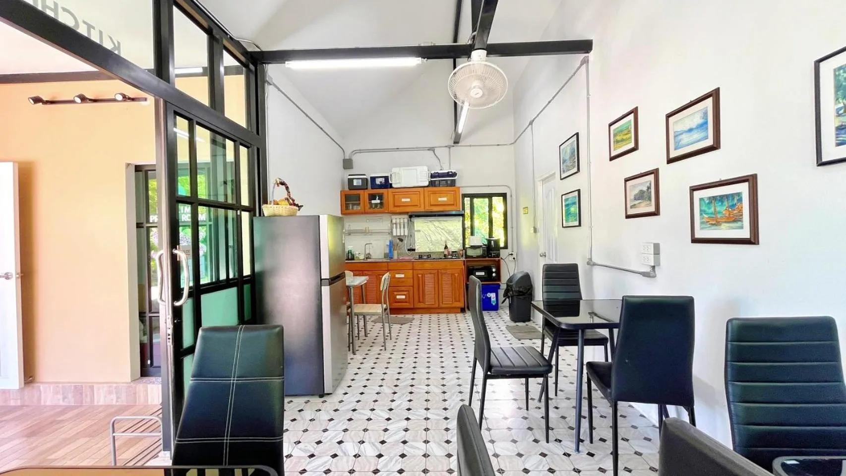 Communal kitchen in Coco Pina