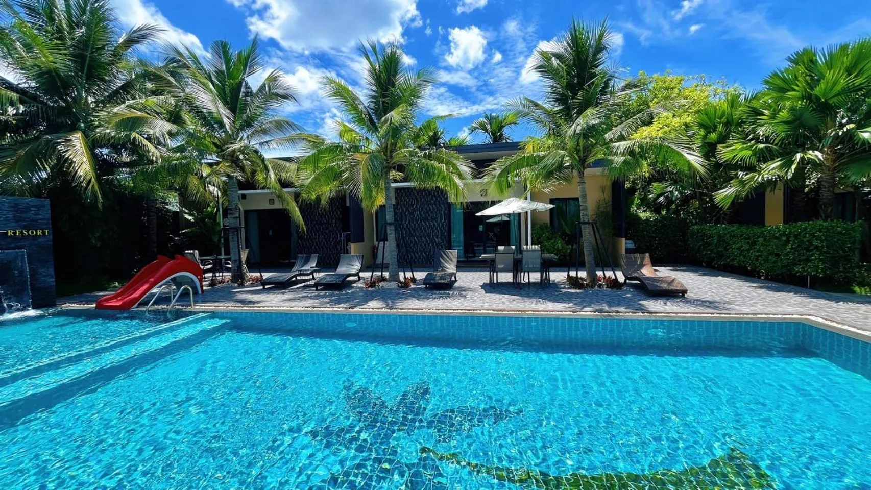 Swimming pool in Coco Pina