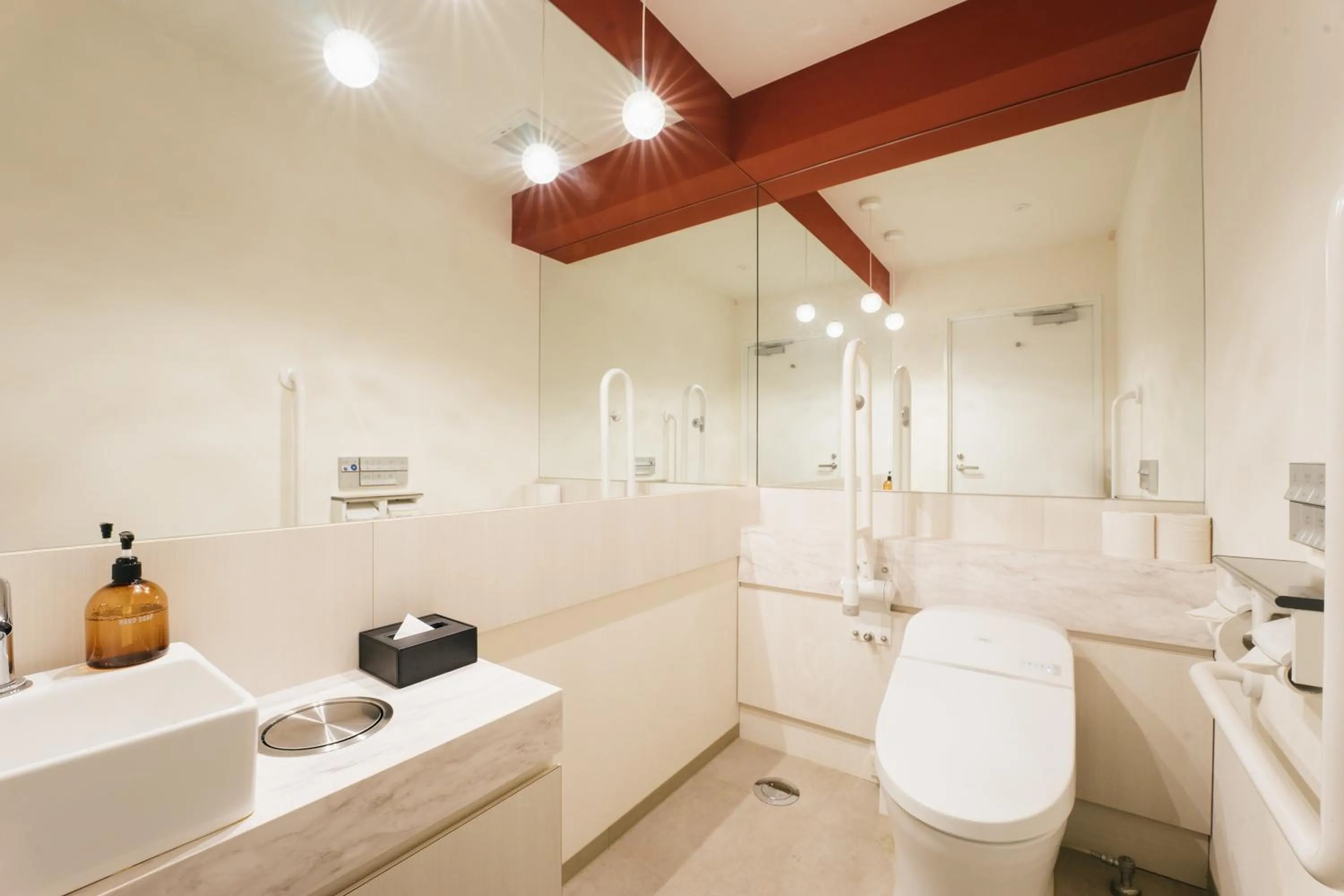 Toilet in mizuka Business Canal City Hakatamae