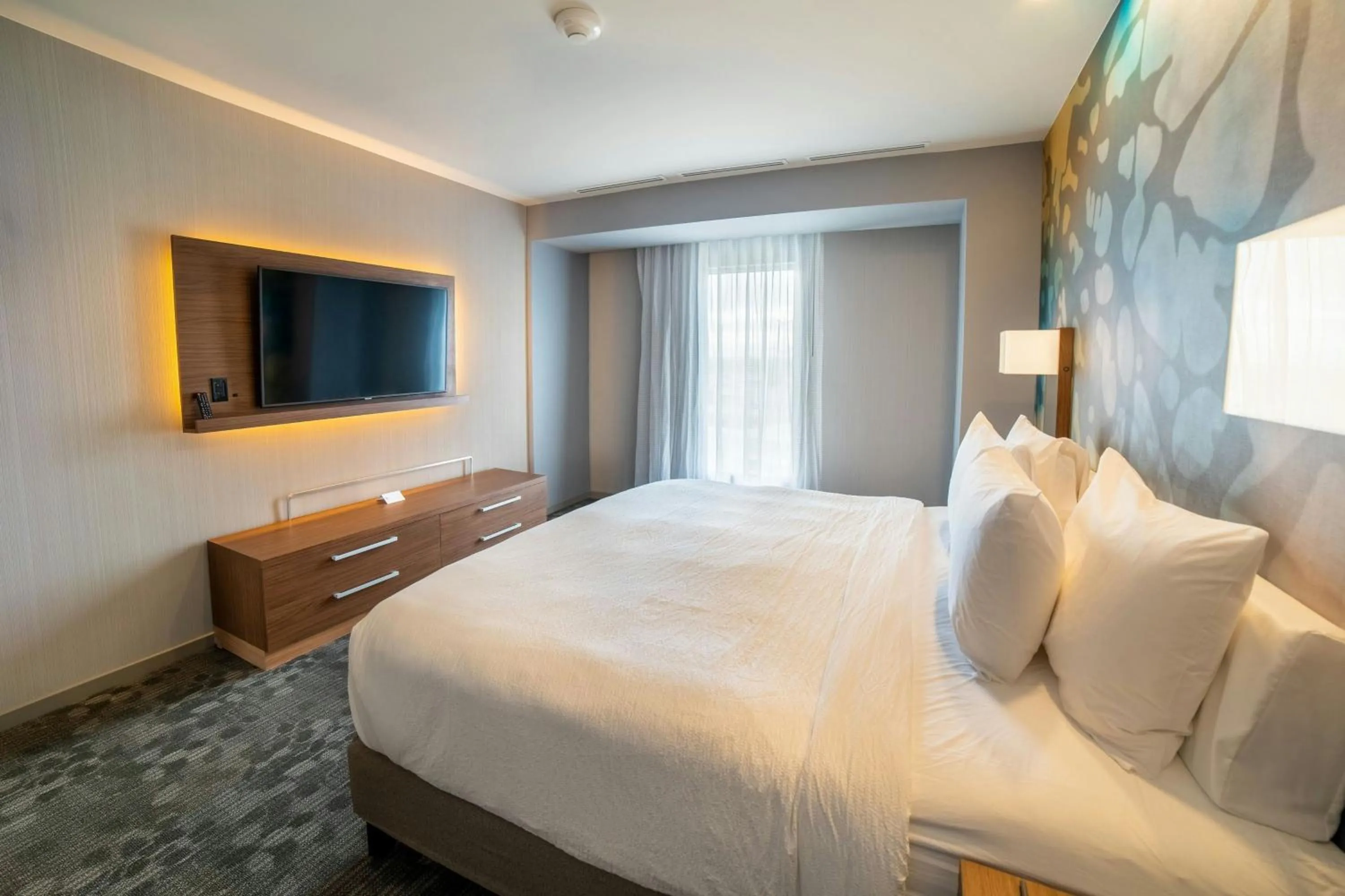 Photo of the whole room, Bed in Courtyard by Marriott Mexicali