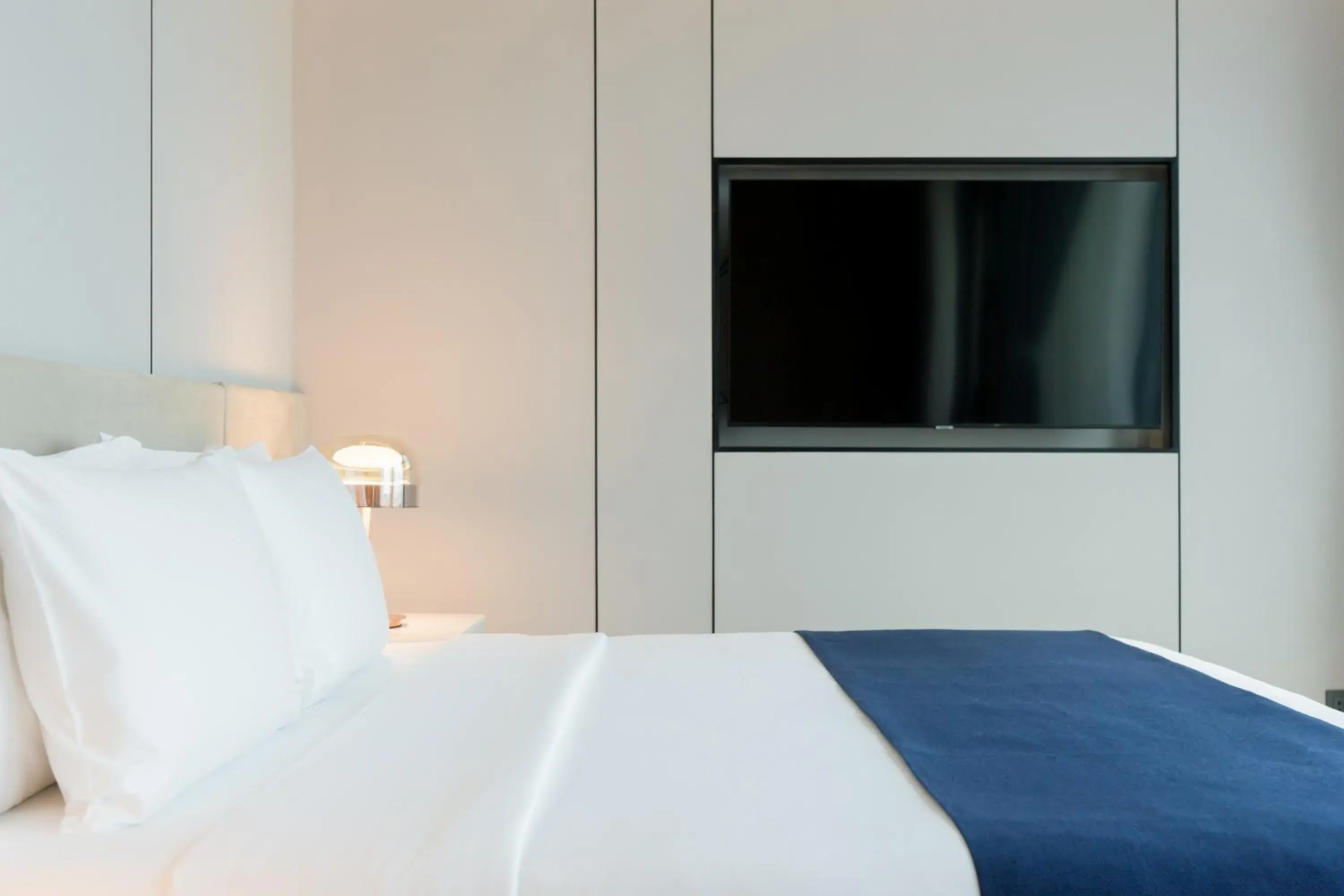 TV and multimedia, Bed in Arbour Hotel and Residence TV and multimedia, Bed in Arbour Hotel and Residence