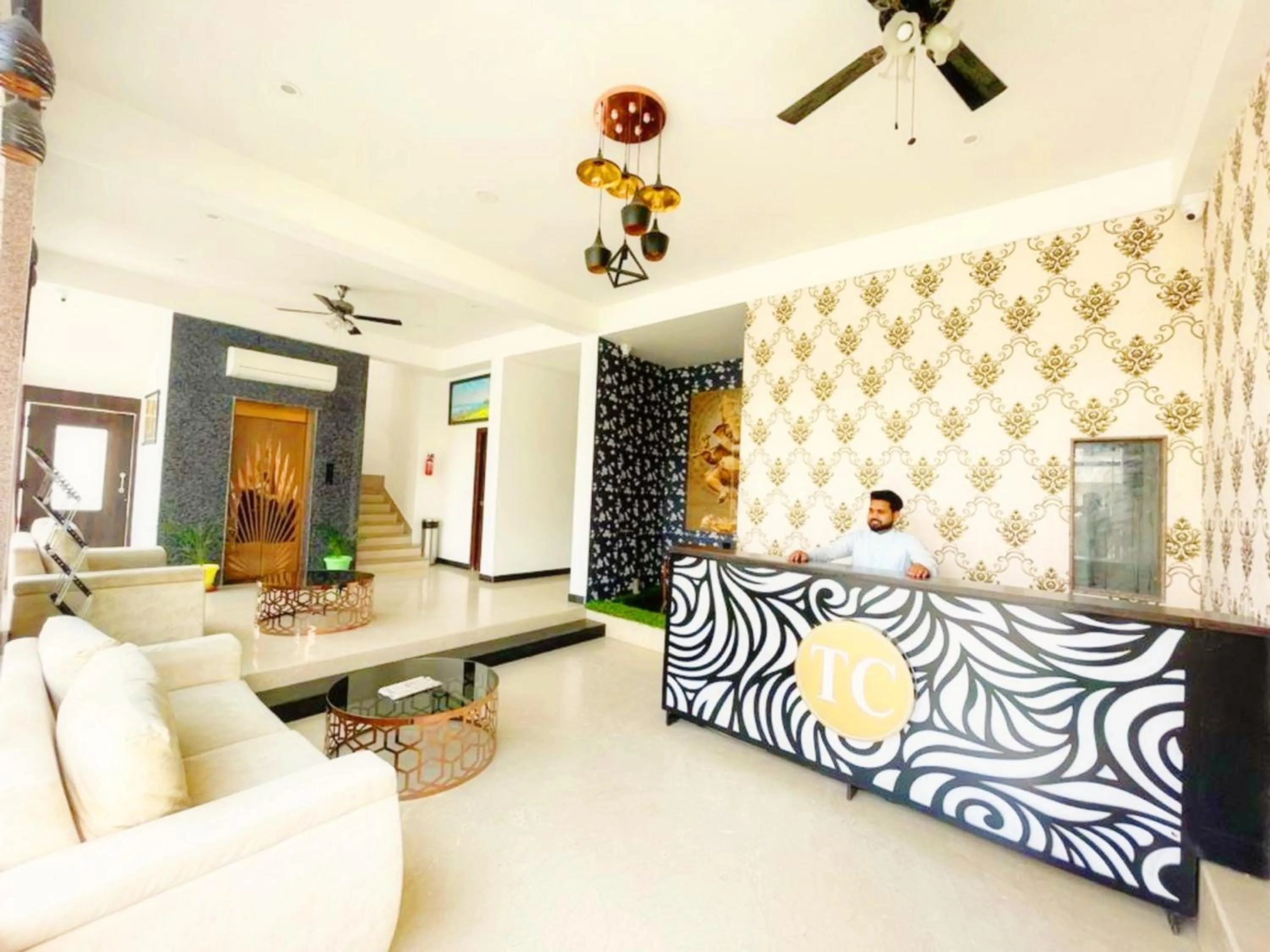 Lobby or reception in HOTEL THE CELEBRATION BY AMOD Best Hotel & Rooftop