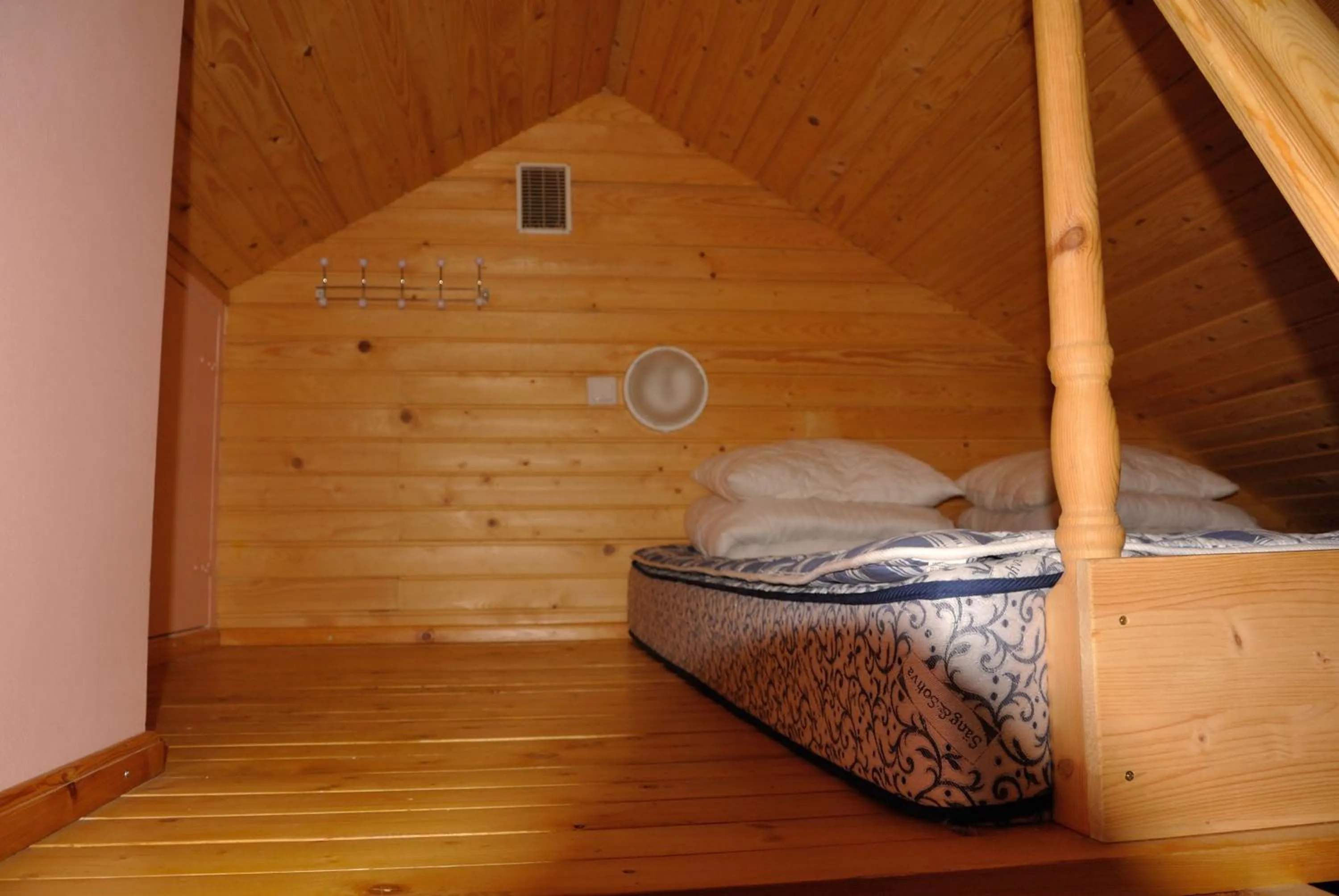 Bed in Jaani Puhkemaja
