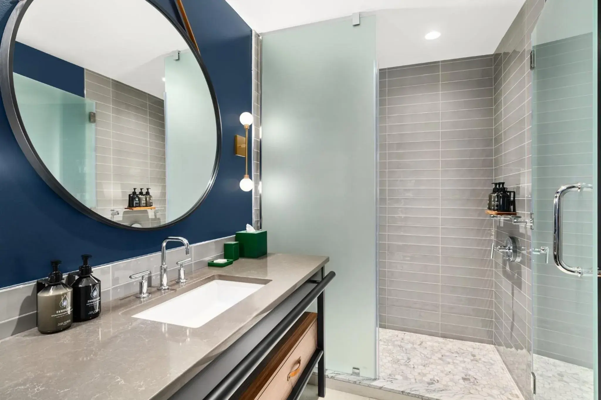 2 Queen Standard Room City View in Hotel Indigo Vancouver Dwtn - Portland Area by IHG 2 Queen Standard Room City View in Hotel Indigo Vancouver Dwtn - Portland Area by IHG